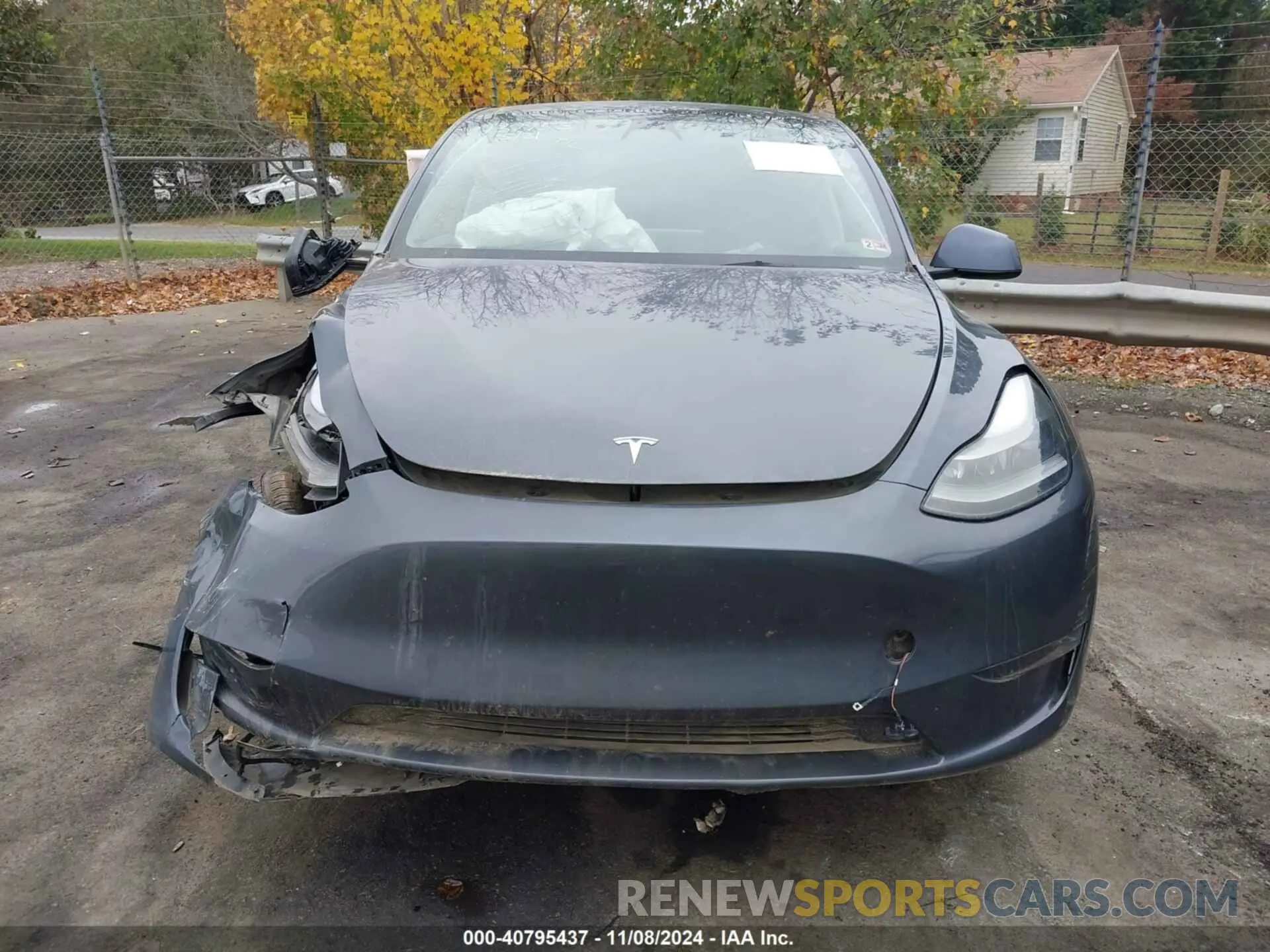 11 Photograph of a damaged car 7SAYGDEE5PF675299 TESLA MODEL Y 2023