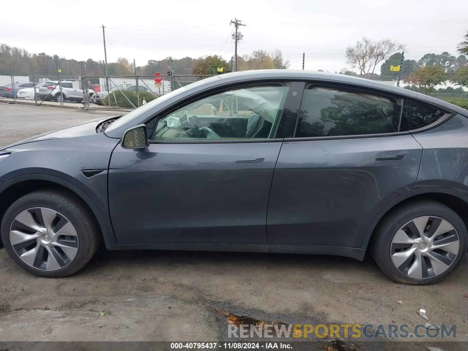 13 Photograph of a damaged car 7SAYGDEE5PF675299 TESLA MODEL Y 2023