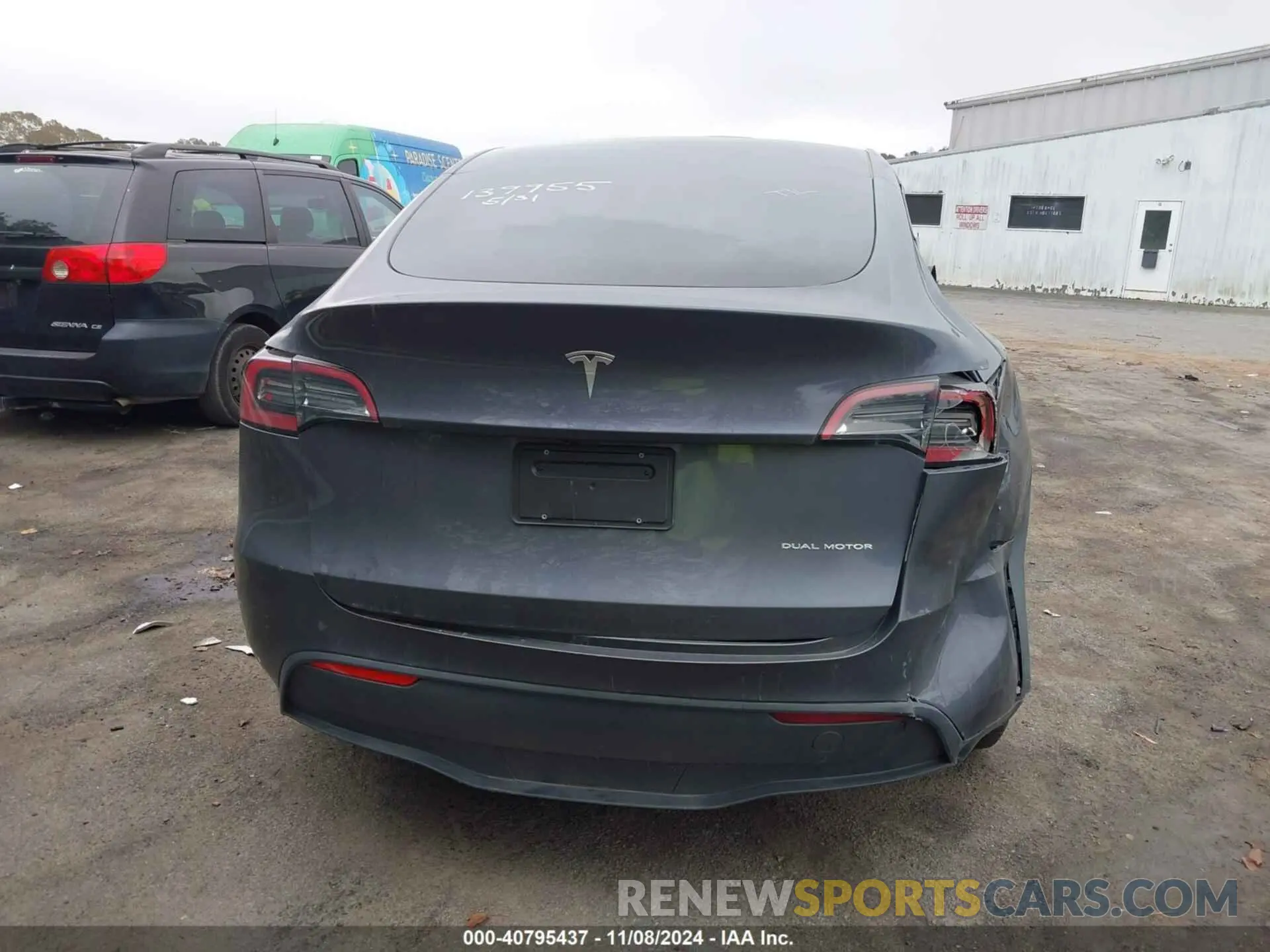 15 Photograph of a damaged car 7SAYGDEE5PF675299 TESLA MODEL Y 2023