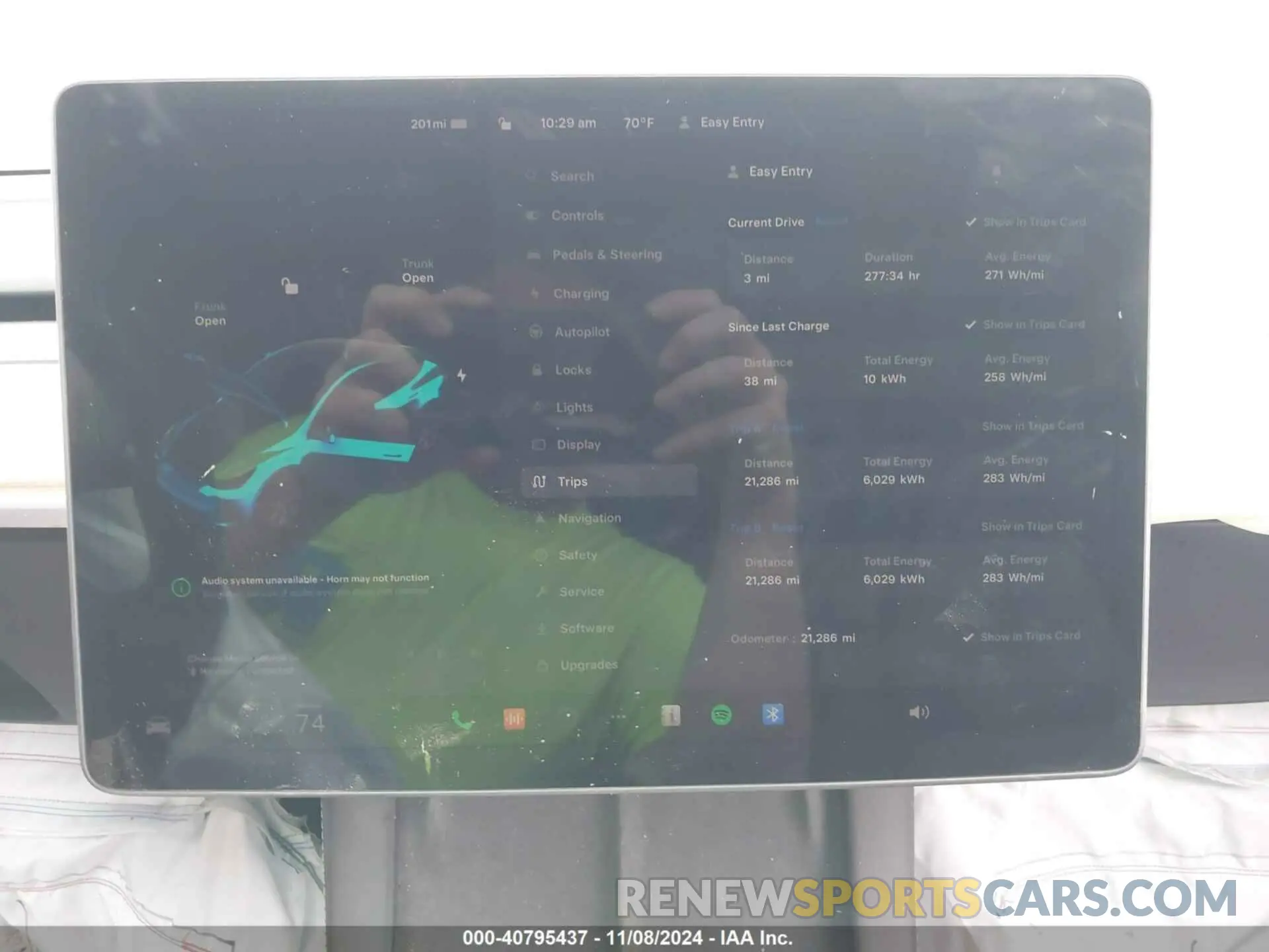 16 Photograph of a damaged car 7SAYGDEE5PF675299 TESLA MODEL Y 2023