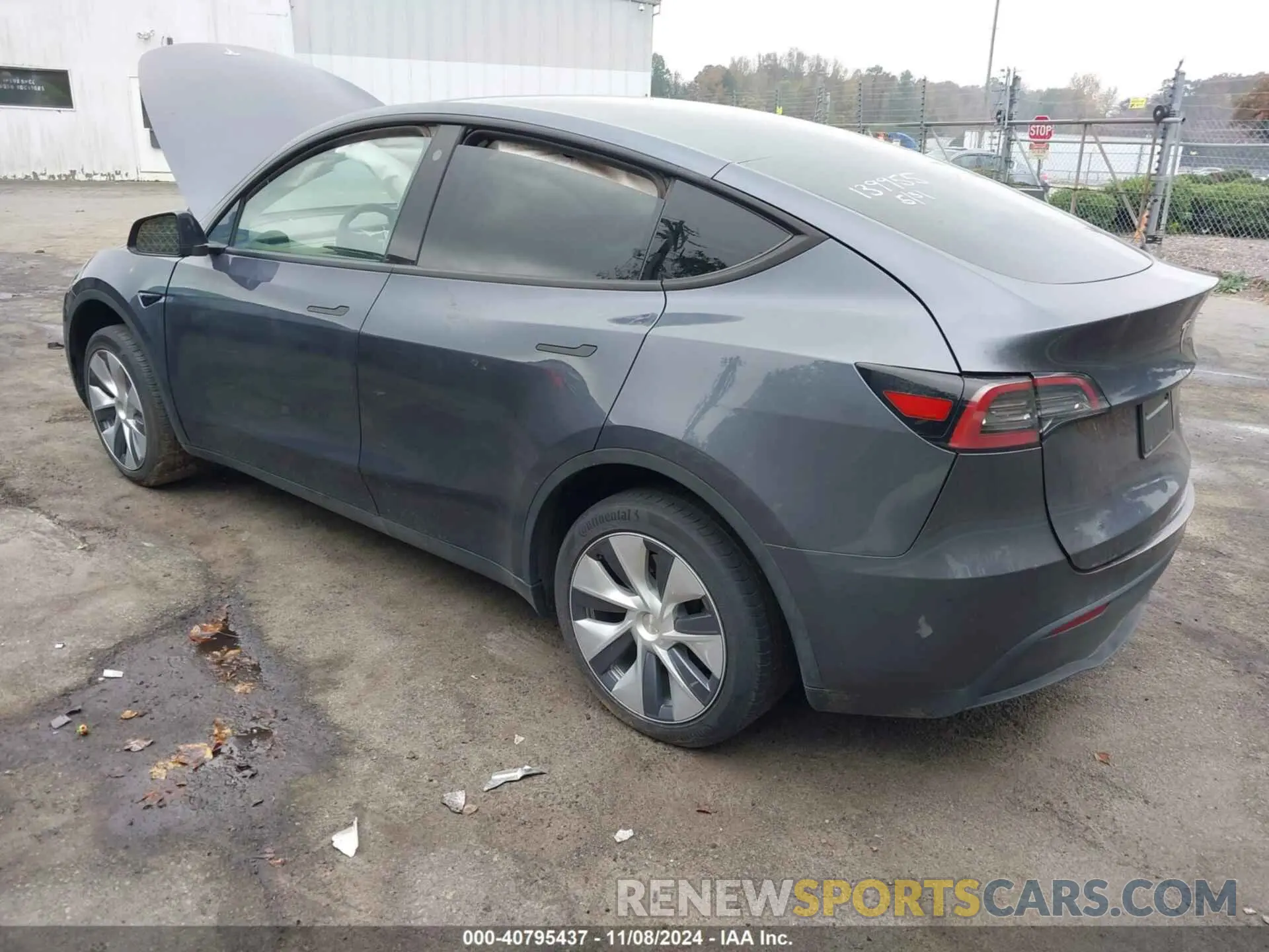 3 Photograph of a damaged car 7SAYGDEE5PF675299 TESLA MODEL Y 2023
