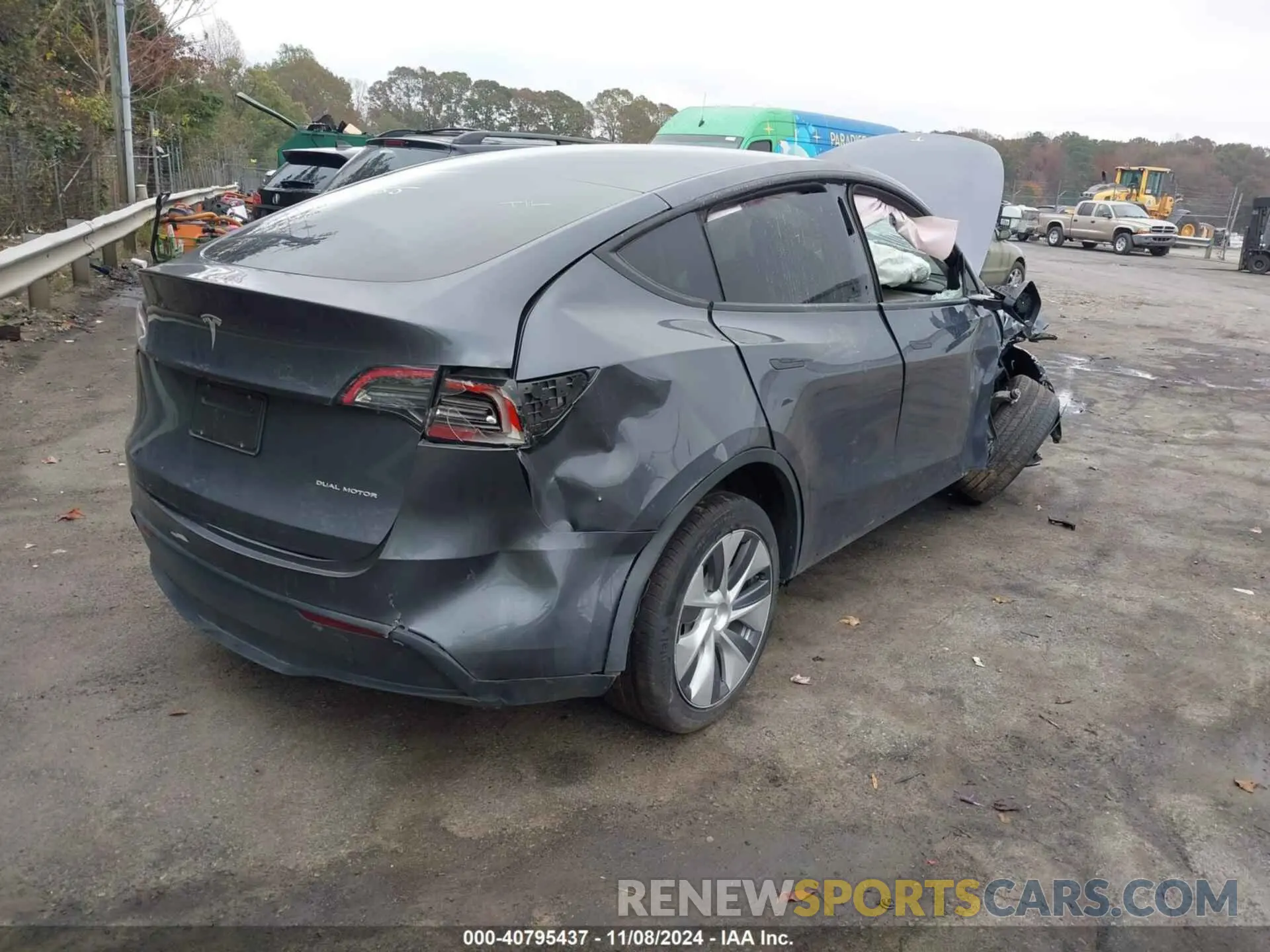 4 Photograph of a damaged car 7SAYGDEE5PF675299 TESLA MODEL Y 2023