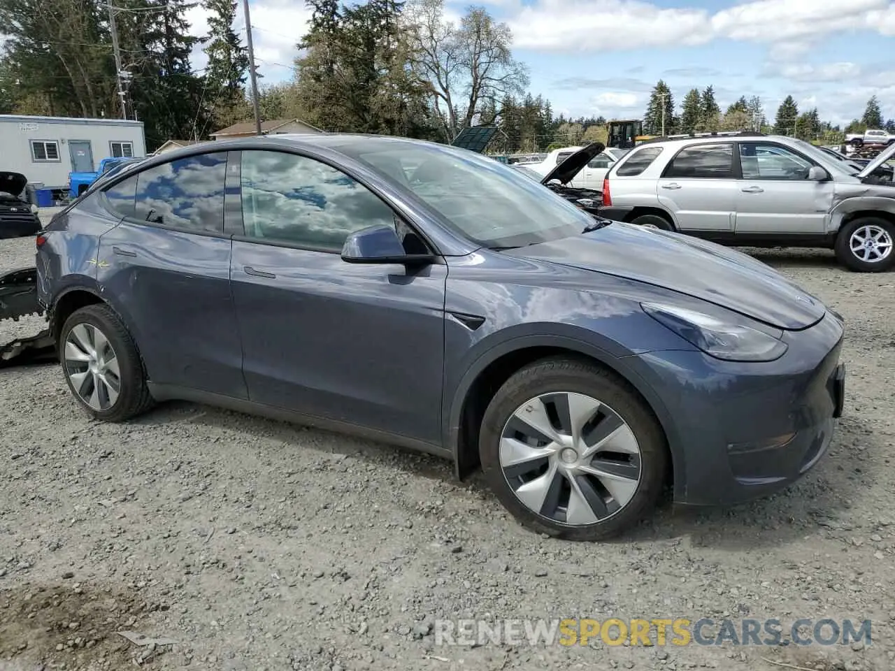4 Photograph of a damaged car 7SAYGDEE5PF684374 TESLA MODEL Y 2023