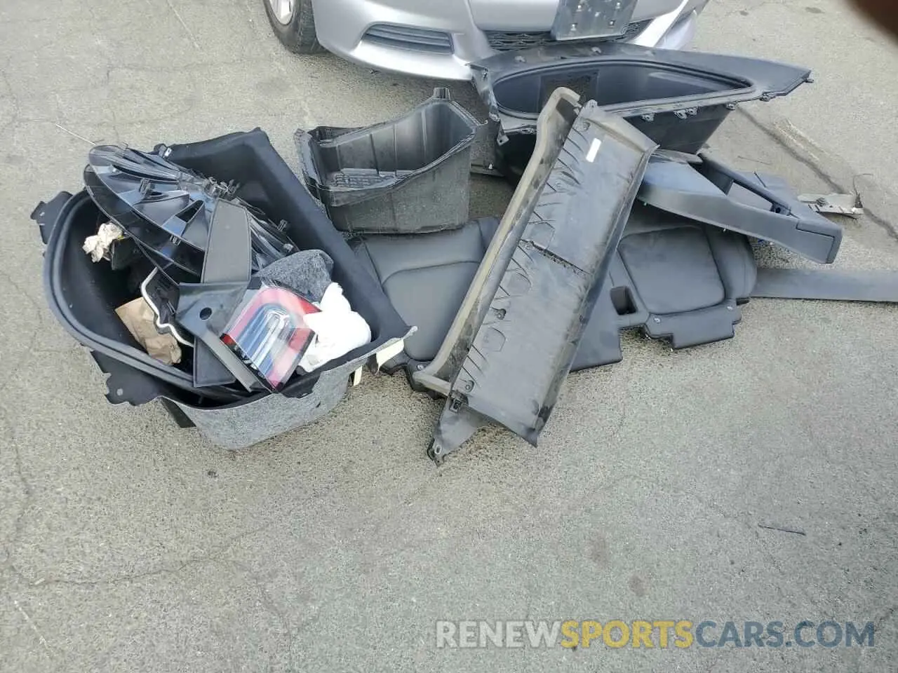 12 Photograph of a damaged car 7SAYGDEE5PF687646 TESLA MODEL Y 2023