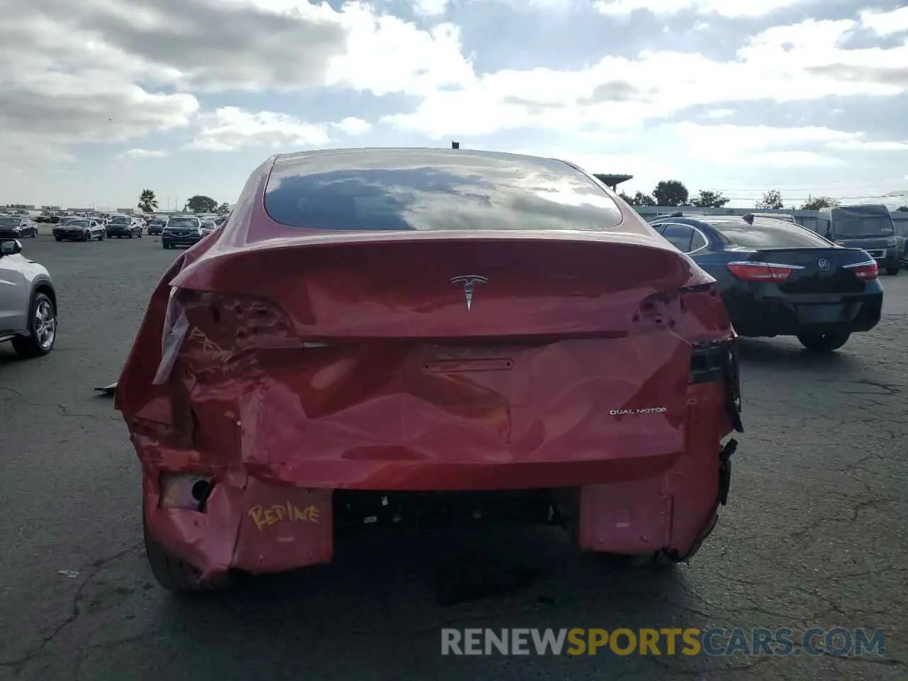 6 Photograph of a damaged car 7SAYGDEE5PF687646 TESLA MODEL Y 2023