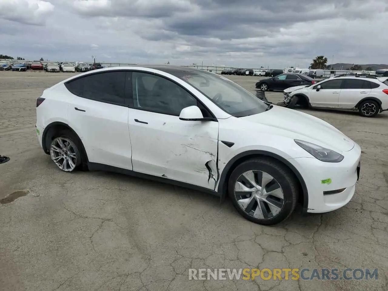 4 Photograph of a damaged car 7SAYGDEE5PF714070 TESLA MODEL Y 2023
