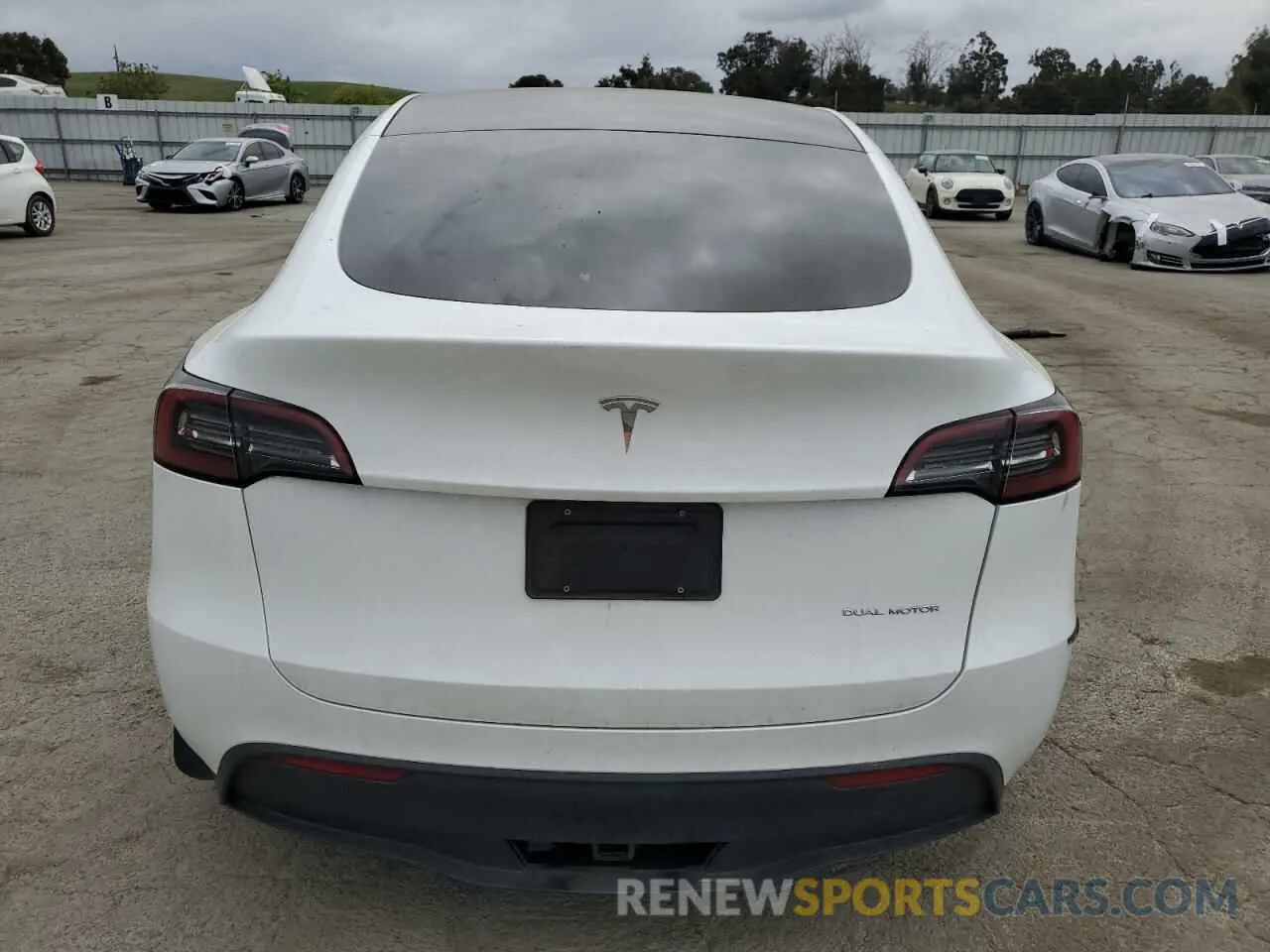 6 Photograph of a damaged car 7SAYGDEE5PF714070 TESLA MODEL Y 2023