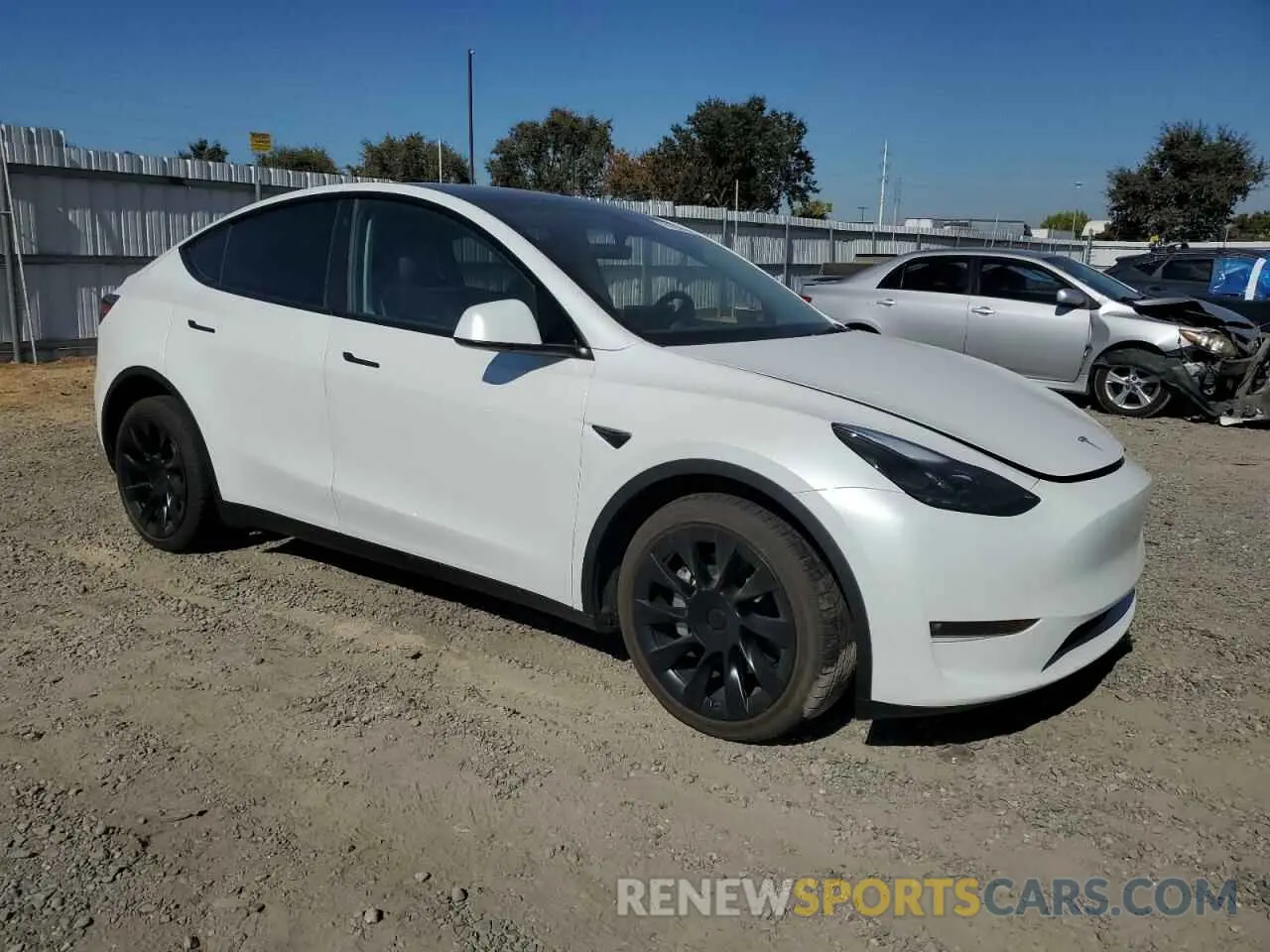 4 Photograph of a damaged car 7SAYGDEE5PF748736 TESLA MODEL Y 2023