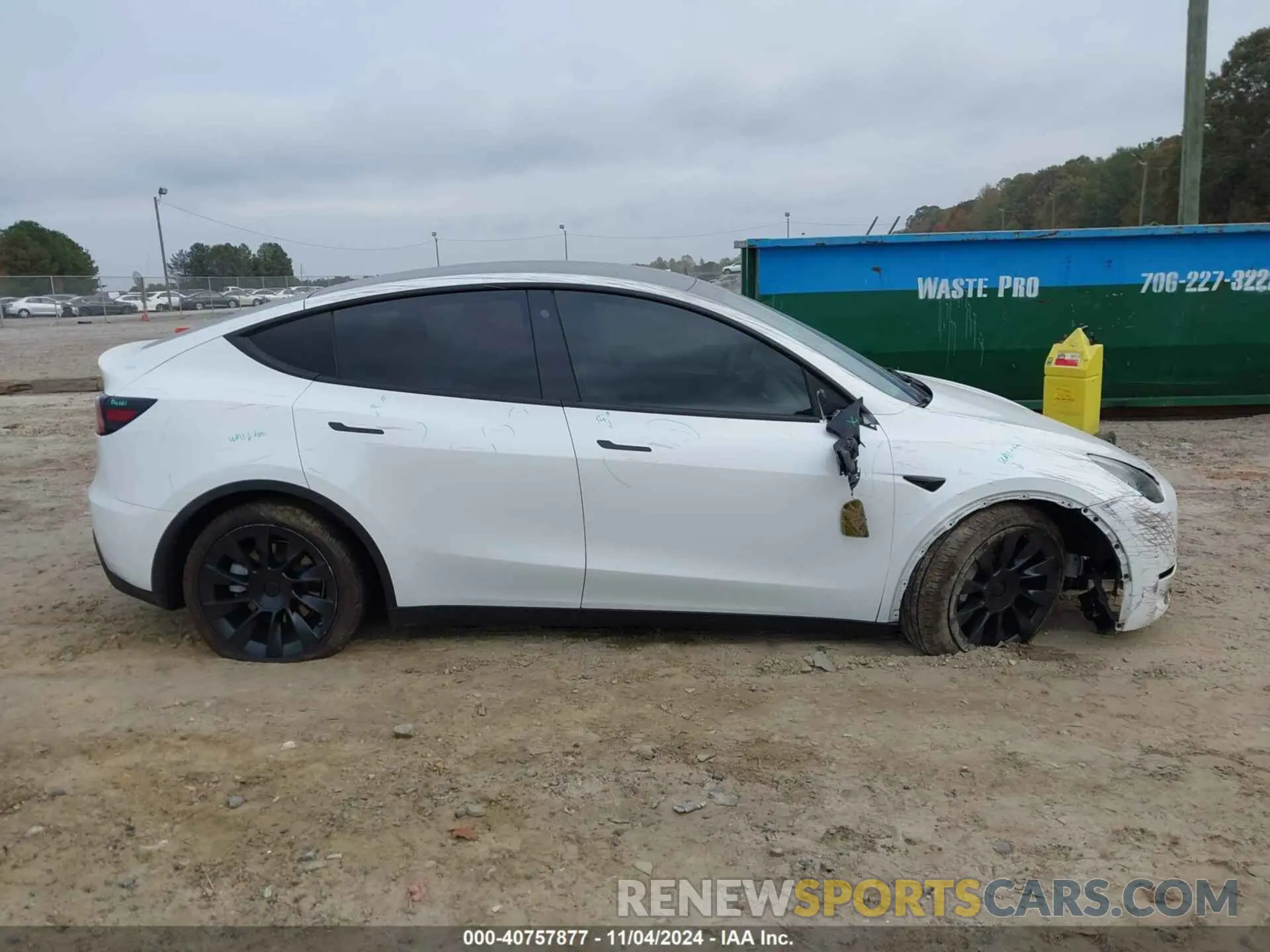 14 Photograph of a damaged car 7SAYGDEE5PF753337 TESLA MODEL Y 2023