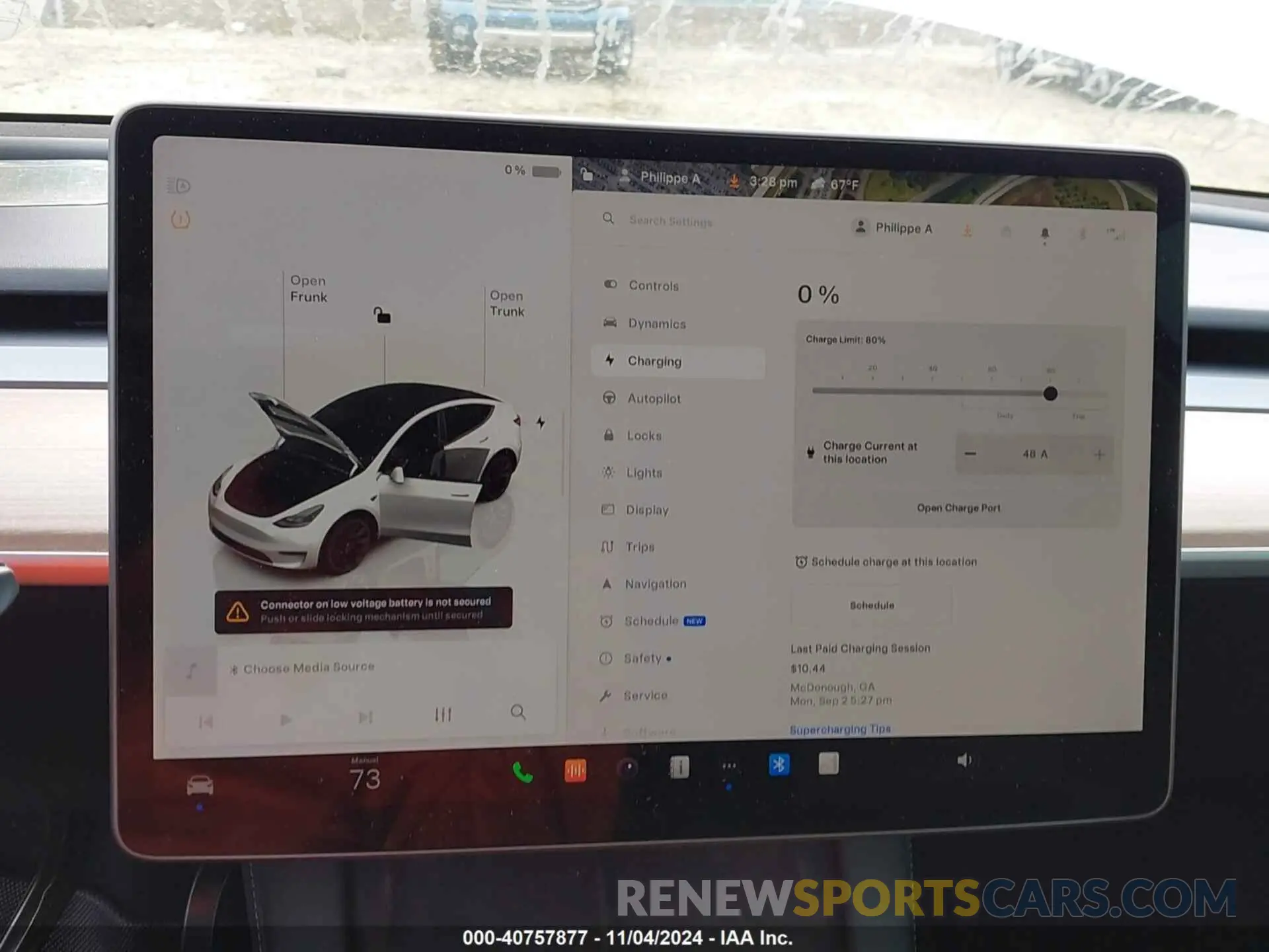 19 Photograph of a damaged car 7SAYGDEE5PF753337 TESLA MODEL Y 2023