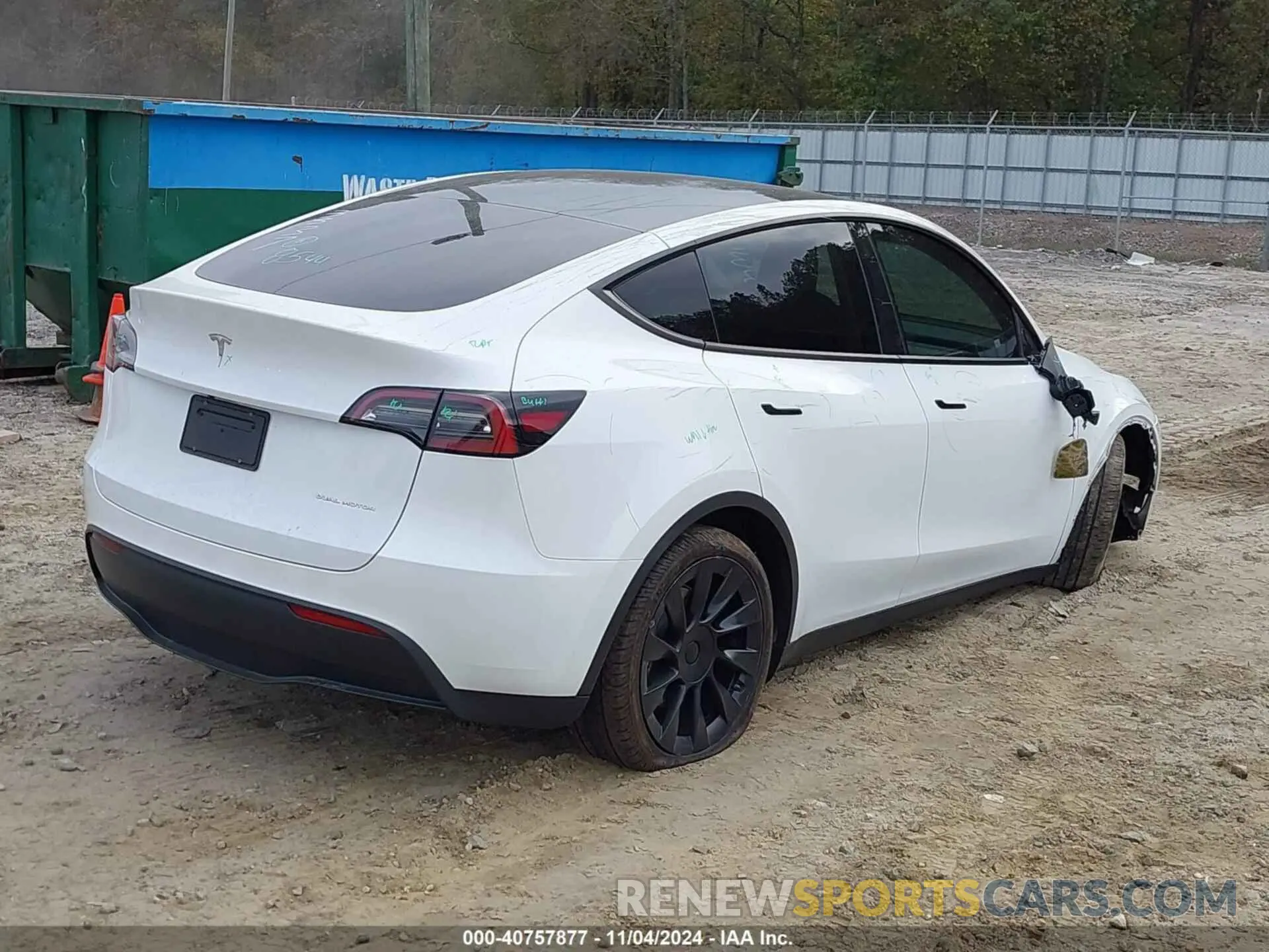 4 Photograph of a damaged car 7SAYGDEE5PF753337 TESLA MODEL Y 2023