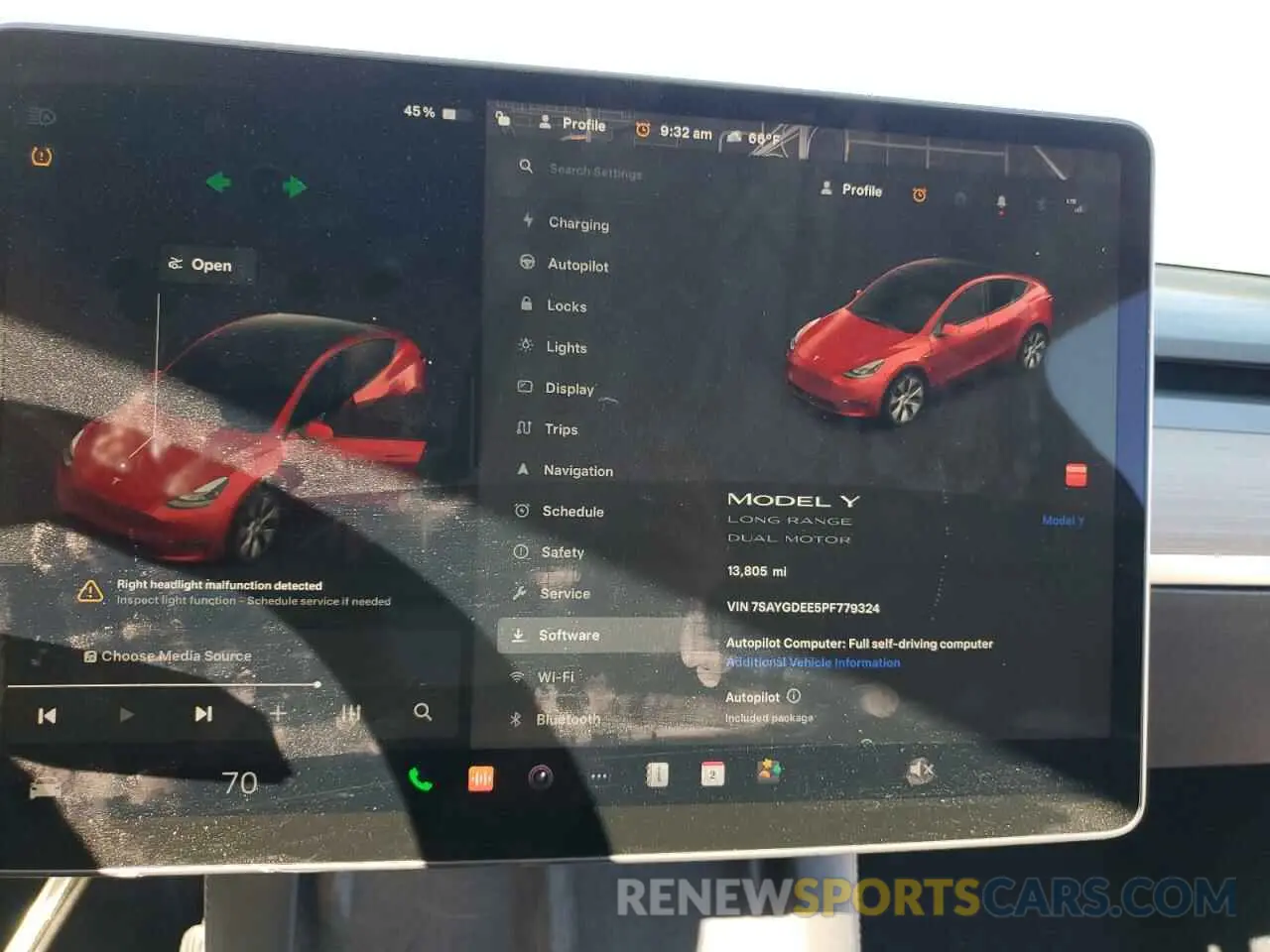 9 Photograph of a damaged car 7SAYGDEE5PF779324 TESLA MODEL Y 2023
