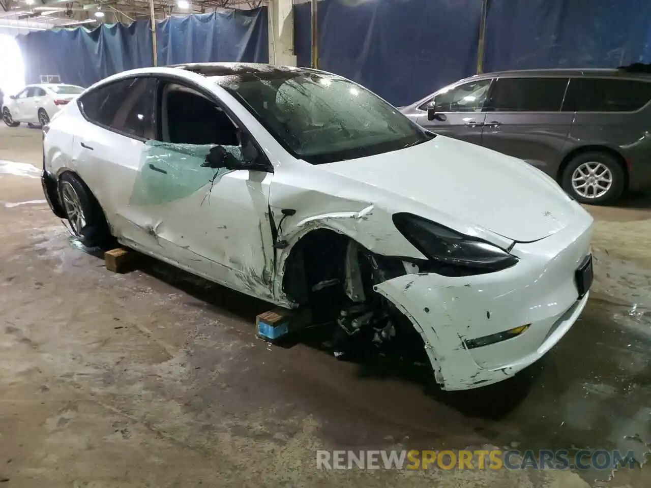 4 Photograph of a damaged car 7SAYGDEE5PF785124 TESLA MODEL Y 2023