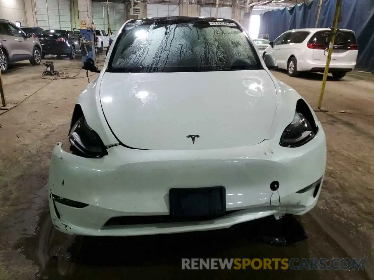 5 Photograph of a damaged car 7SAYGDEE5PF785124 TESLA MODEL Y 2023