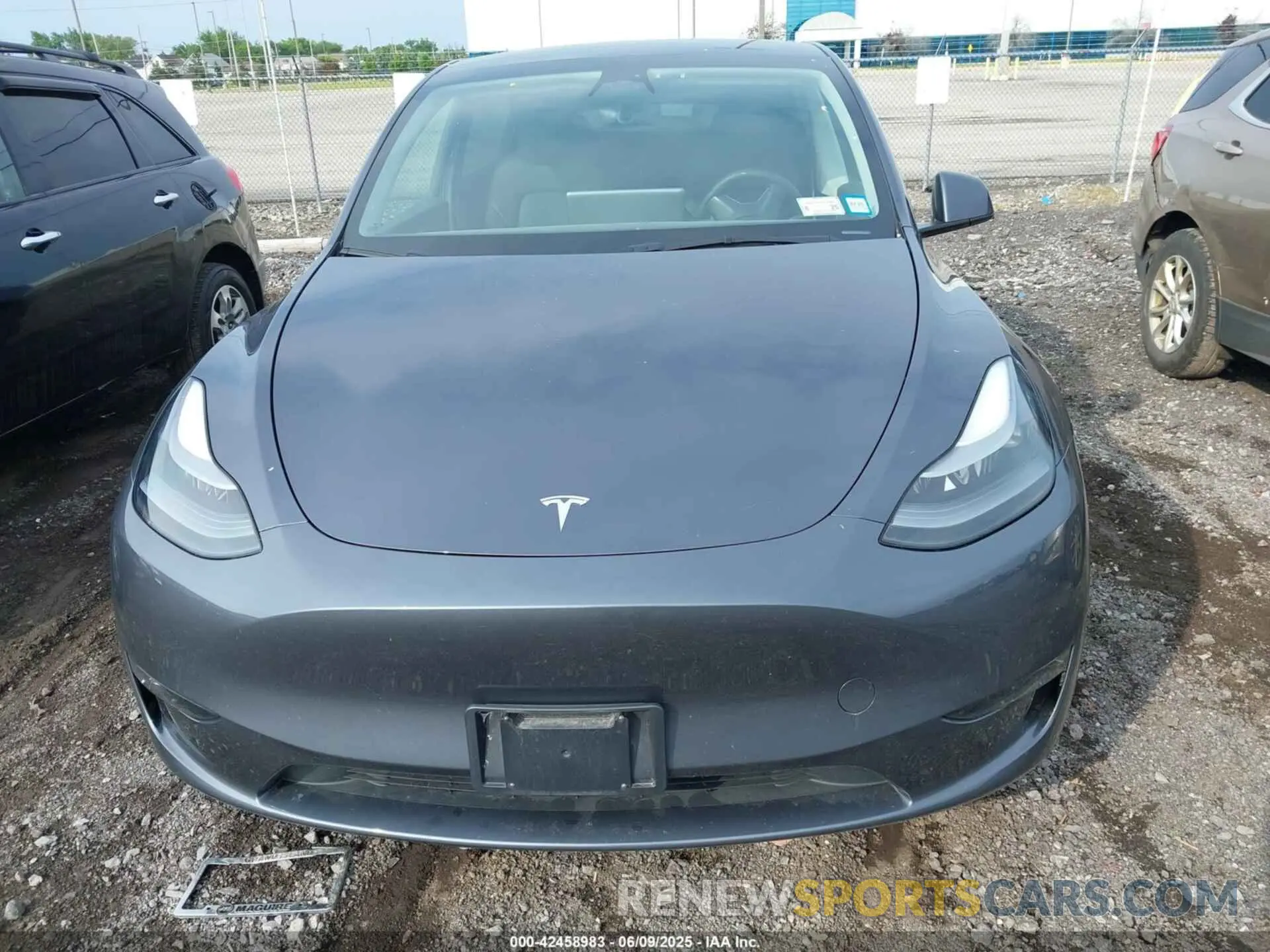 13 Photograph of a damaged car 7SAYGDEE5PF786497 TESLA MODEL Y 2023