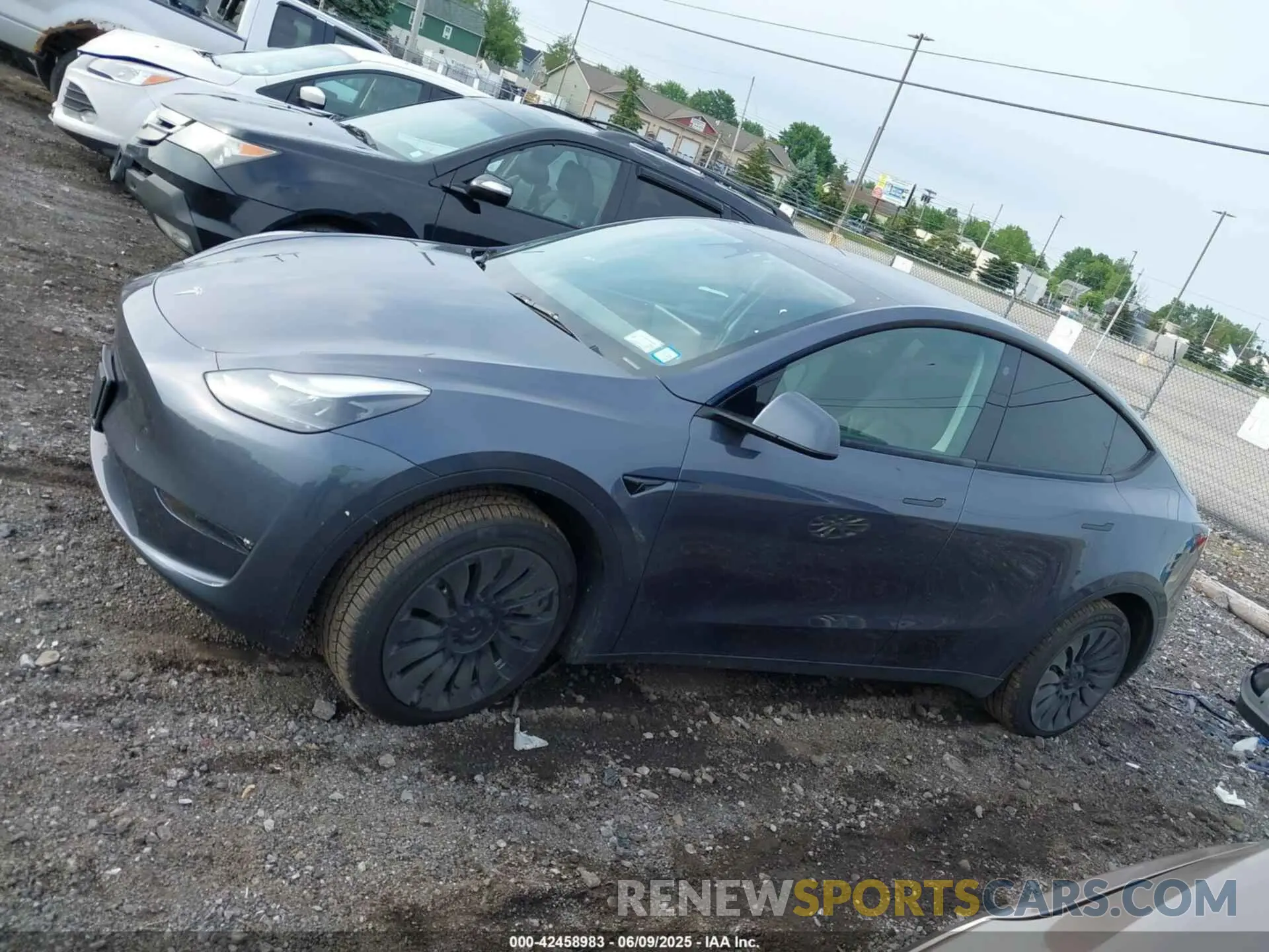 15 Photograph of a damaged car 7SAYGDEE5PF786497 TESLA MODEL Y 2023