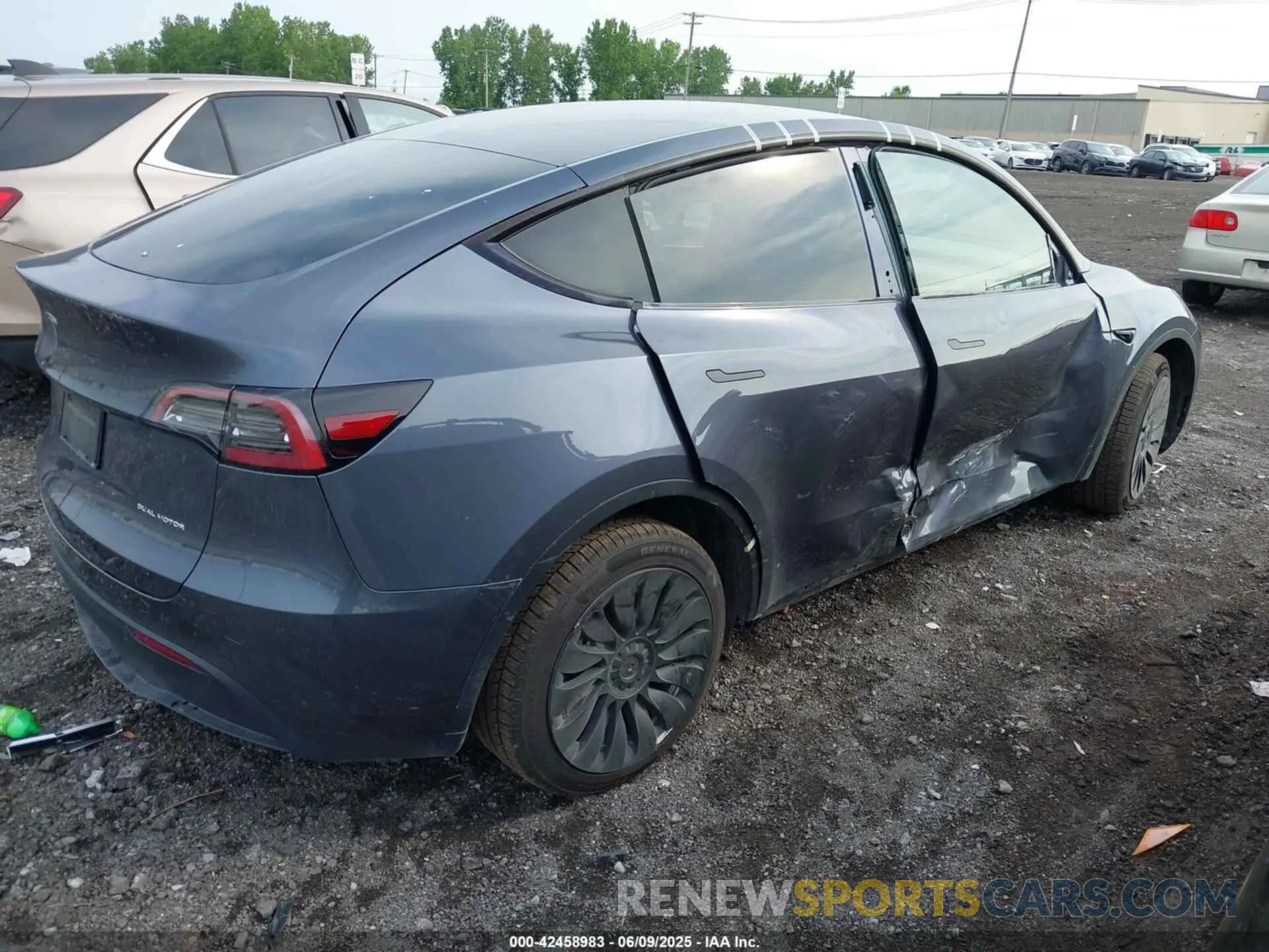 4 Photograph of a damaged car 7SAYGDEE5PF786497 TESLA MODEL Y 2023