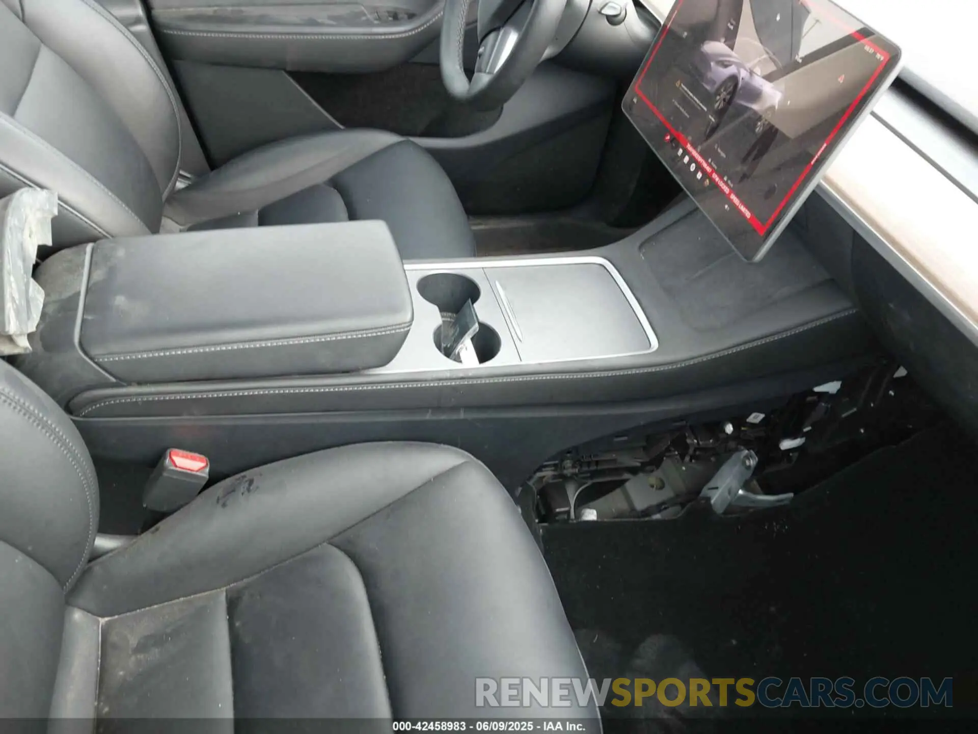 5 Photograph of a damaged car 7SAYGDEE5PF786497 TESLA MODEL Y 2023