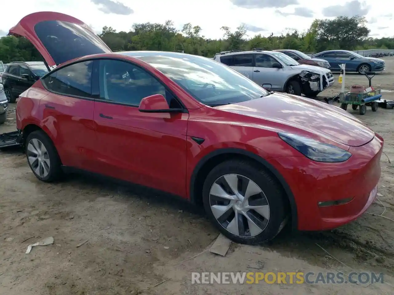 4 Photograph of a damaged car 7SAYGDEE5PF790601 TESLA MODEL Y 2023