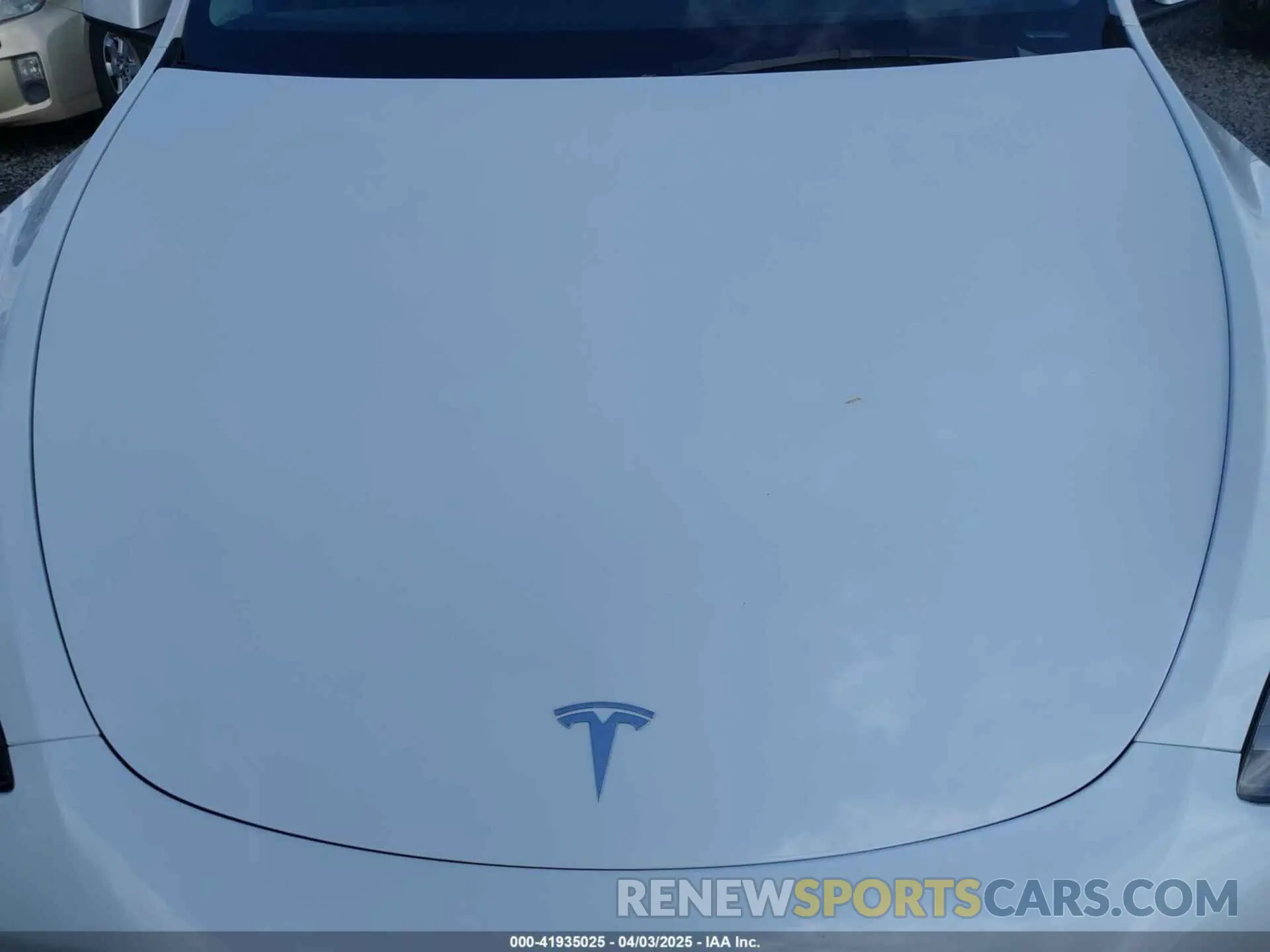 10 Photograph of a damaged car 7SAYGDEE5PF803976 TESLA MODEL Y 2023
