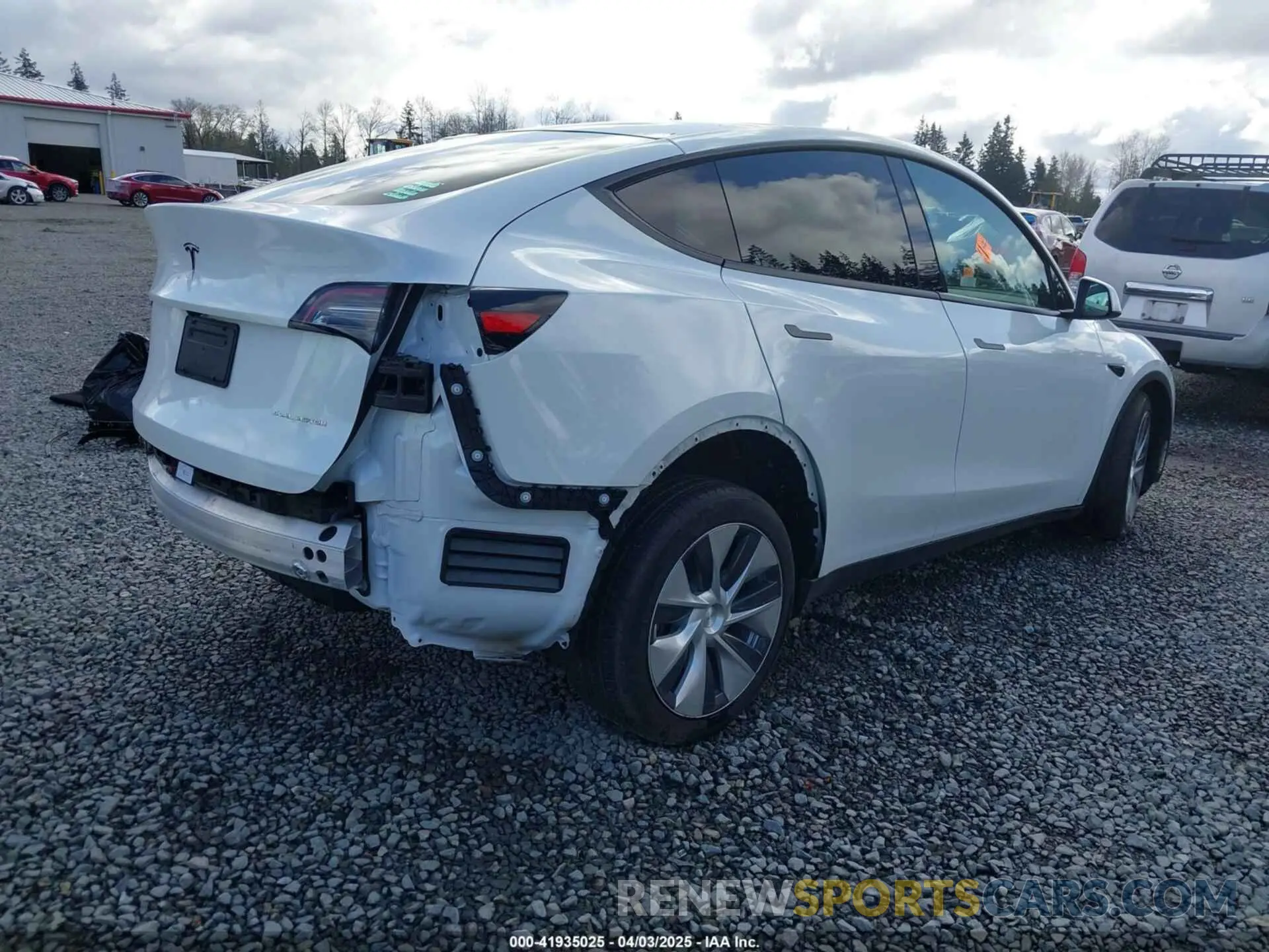 4 Photograph of a damaged car 7SAYGDEE5PF803976 TESLA MODEL Y 2023