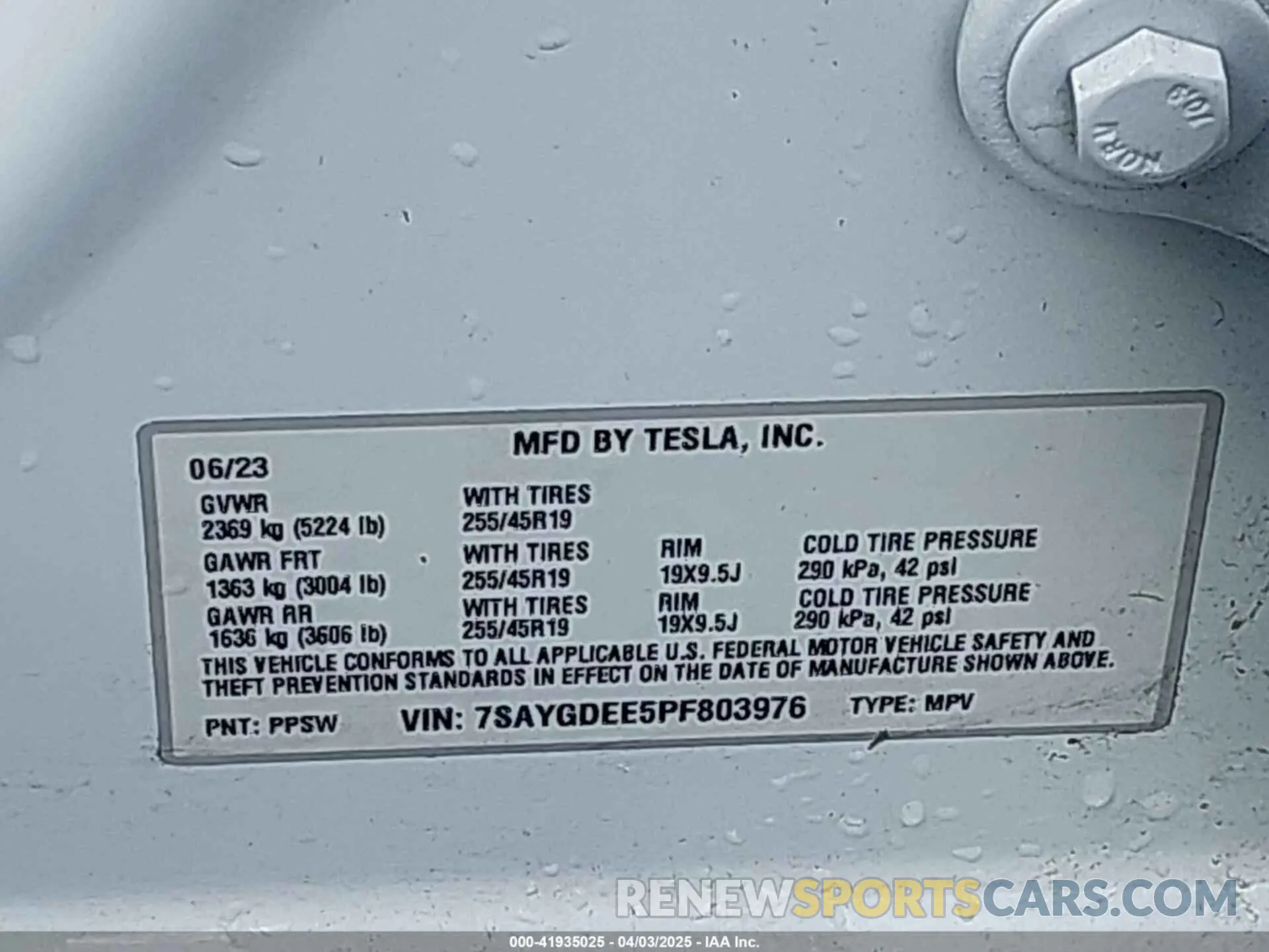 9 Photograph of a damaged car 7SAYGDEE5PF803976 TESLA MODEL Y 2023