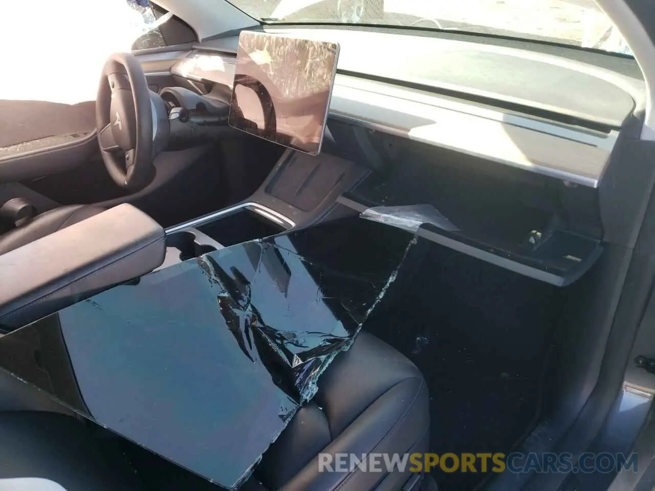 8 Photograph of a damaged car 7SAYGDEE5PF811141 TESLA MODEL Y 2023