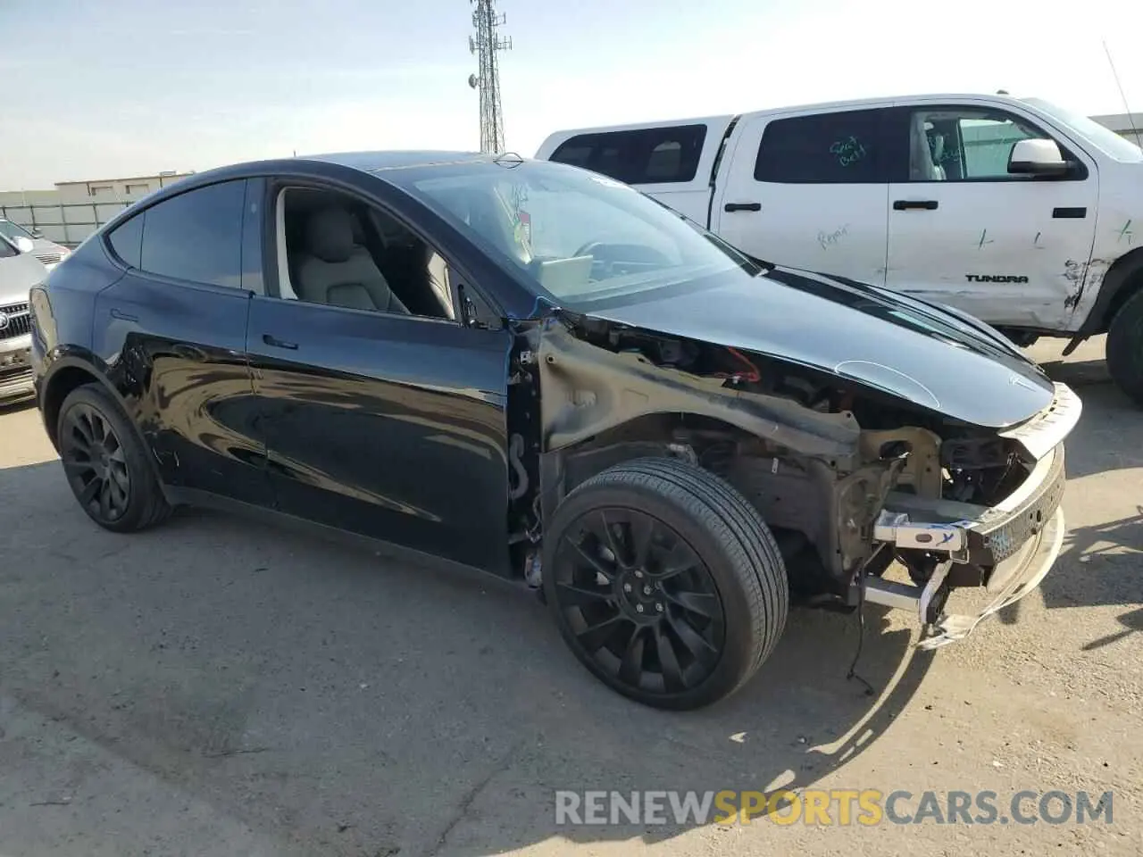 4 Photograph of a damaged car 7SAYGDEE5PF834645 TESLA MODEL Y 2023