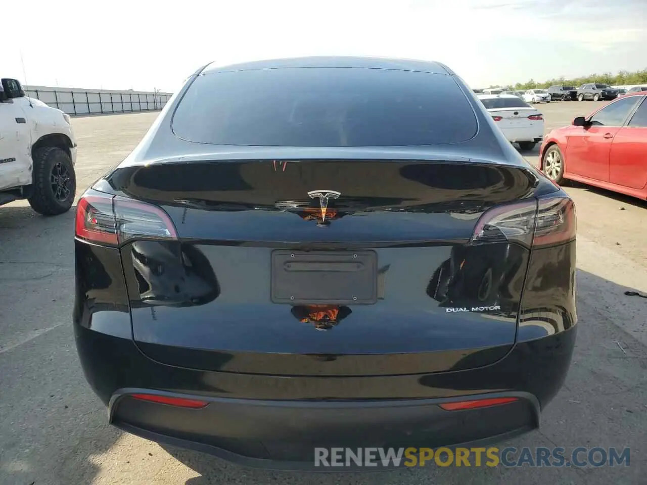 6 Photograph of a damaged car 7SAYGDEE5PF834645 TESLA MODEL Y 2023