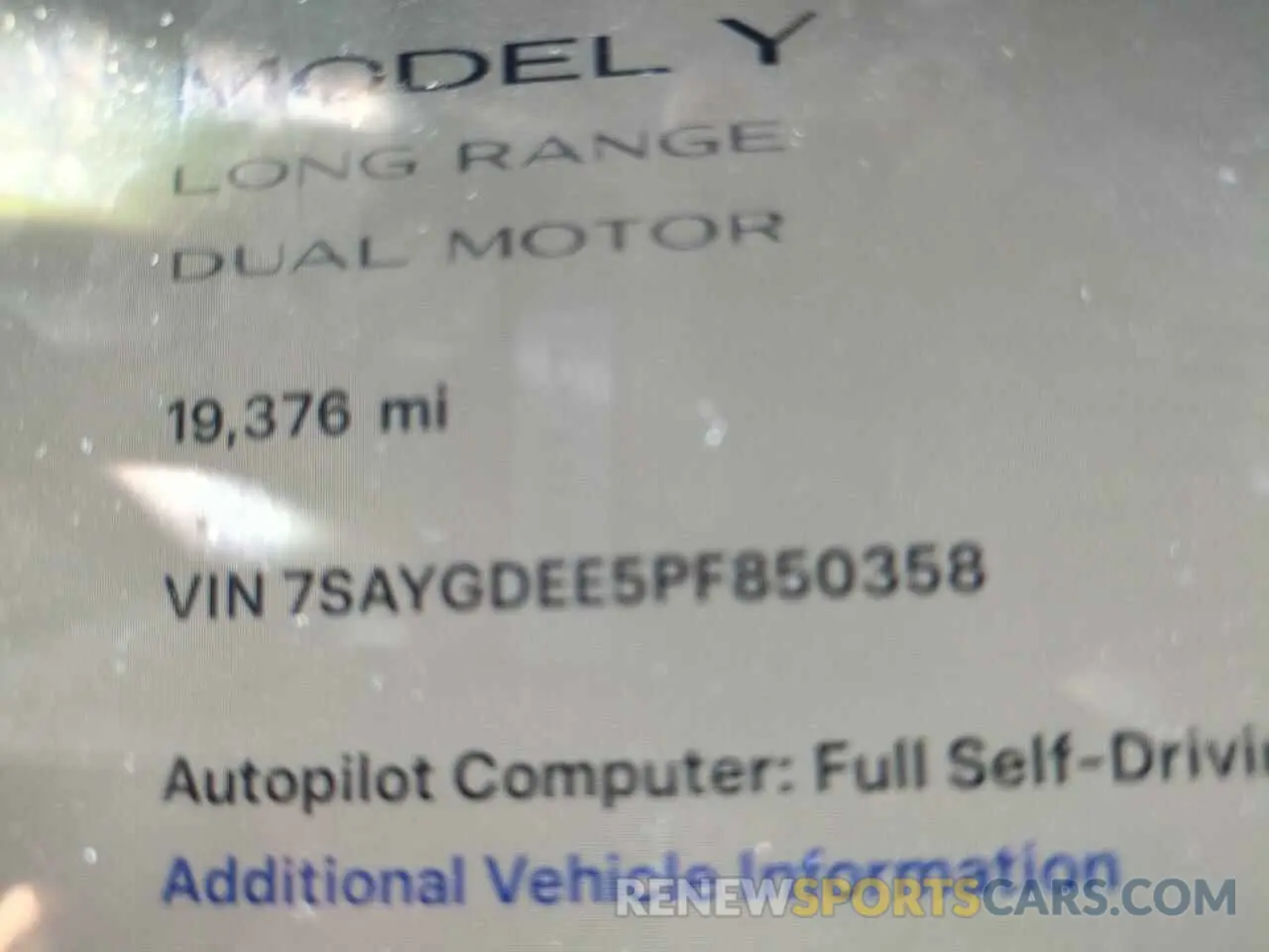 9 Photograph of a damaged car 7SAYGDEE5PF850358 TESLA MODEL Y 2023