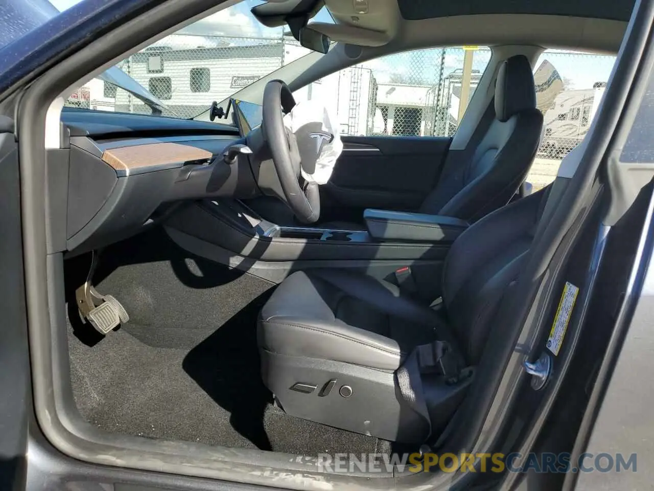 7 Photograph of a damaged car 7SAYGDEE5PF851803 TESLA MODEL Y 2023