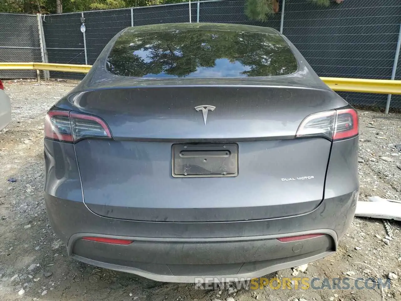 6 Photograph of a damaged car 7SAYGDEE5PF857570 TESLA MODEL Y 2023