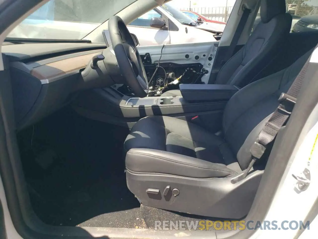 7 Photograph of a damaged car 7SAYGDEE5PF861196 TESLA MODEL Y 2023