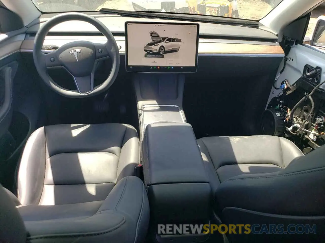 8 Photograph of a damaged car 7SAYGDEE5PF861196 TESLA MODEL Y 2023