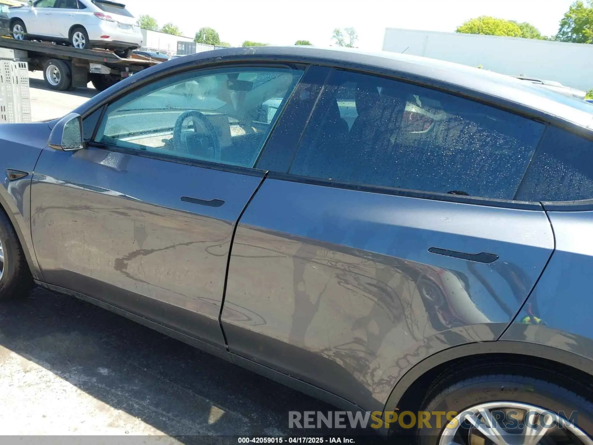 14 Photograph of a damaged car 7SAYGDEE5PF882582 TESLA MODEL Y 2023