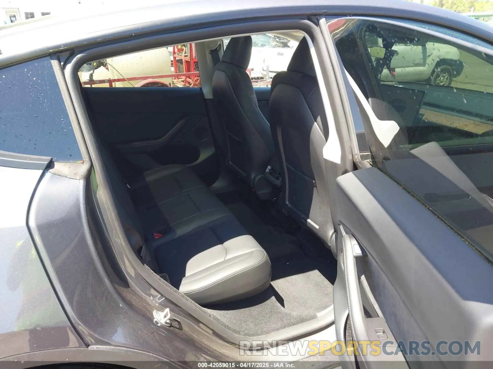 8 Photograph of a damaged car 7SAYGDEE5PF882582 TESLA MODEL Y 2023