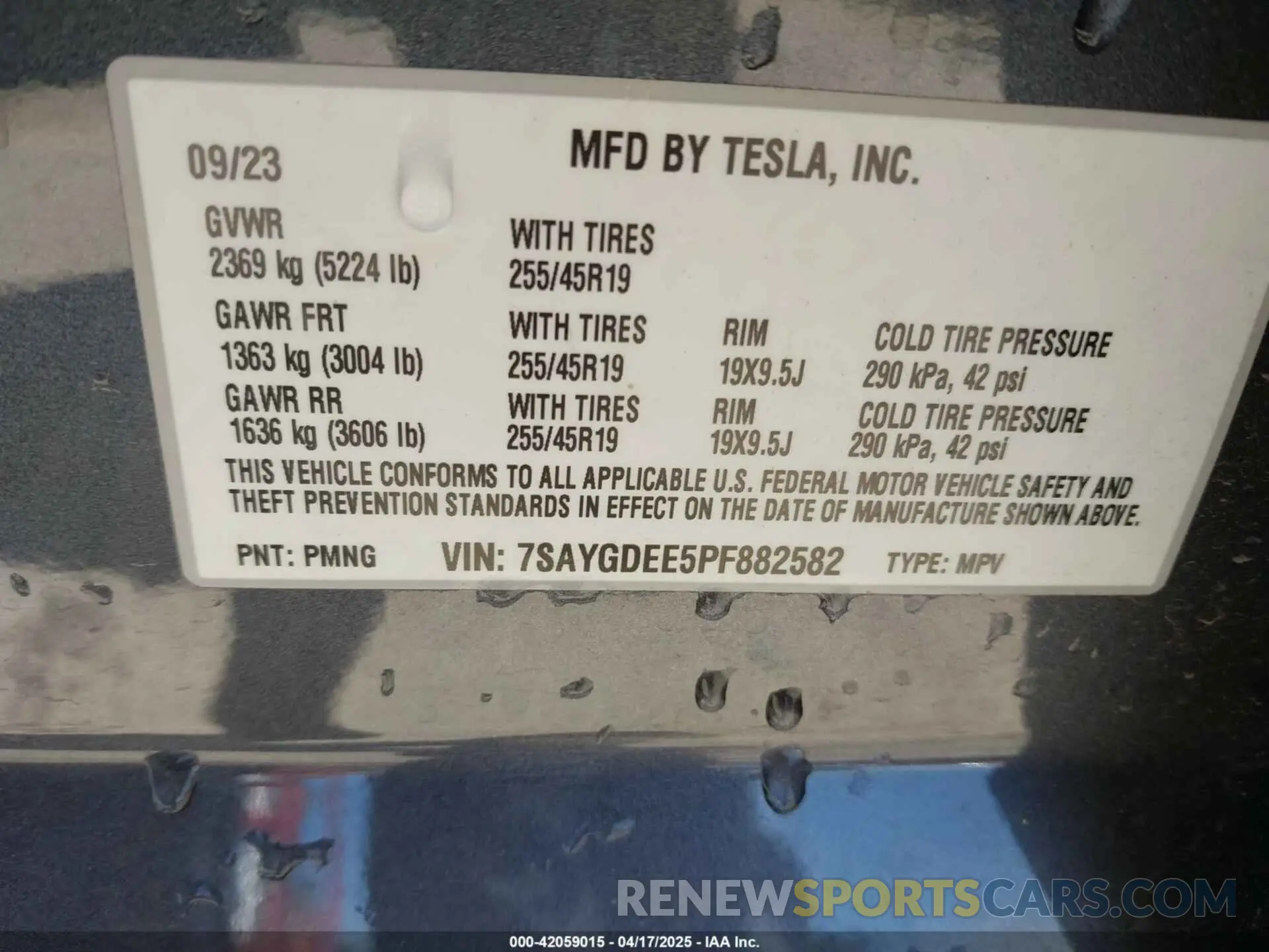 9 Photograph of a damaged car 7SAYGDEE5PF882582 TESLA MODEL Y 2023