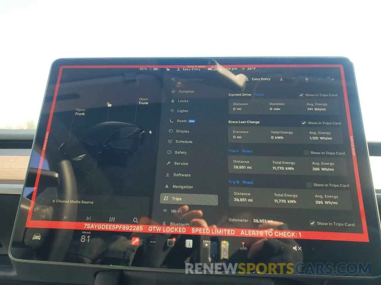 9 Photograph of a damaged car 7SAYGDEE5PF892285 TESLA MODEL Y 2023