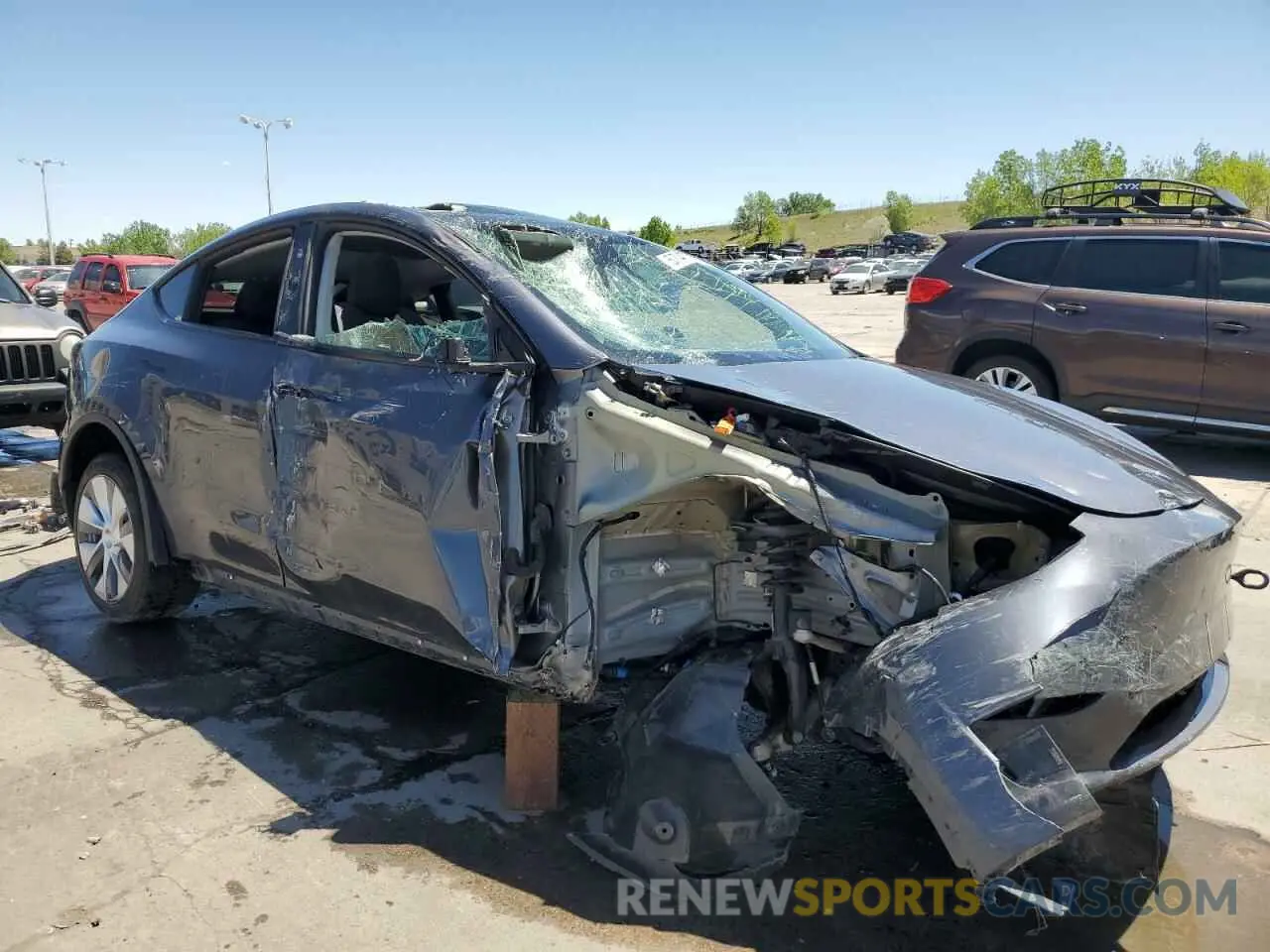 4 Photograph of a damaged car 7SAYGDEE5PF892335 TESLA MODEL Y 2023