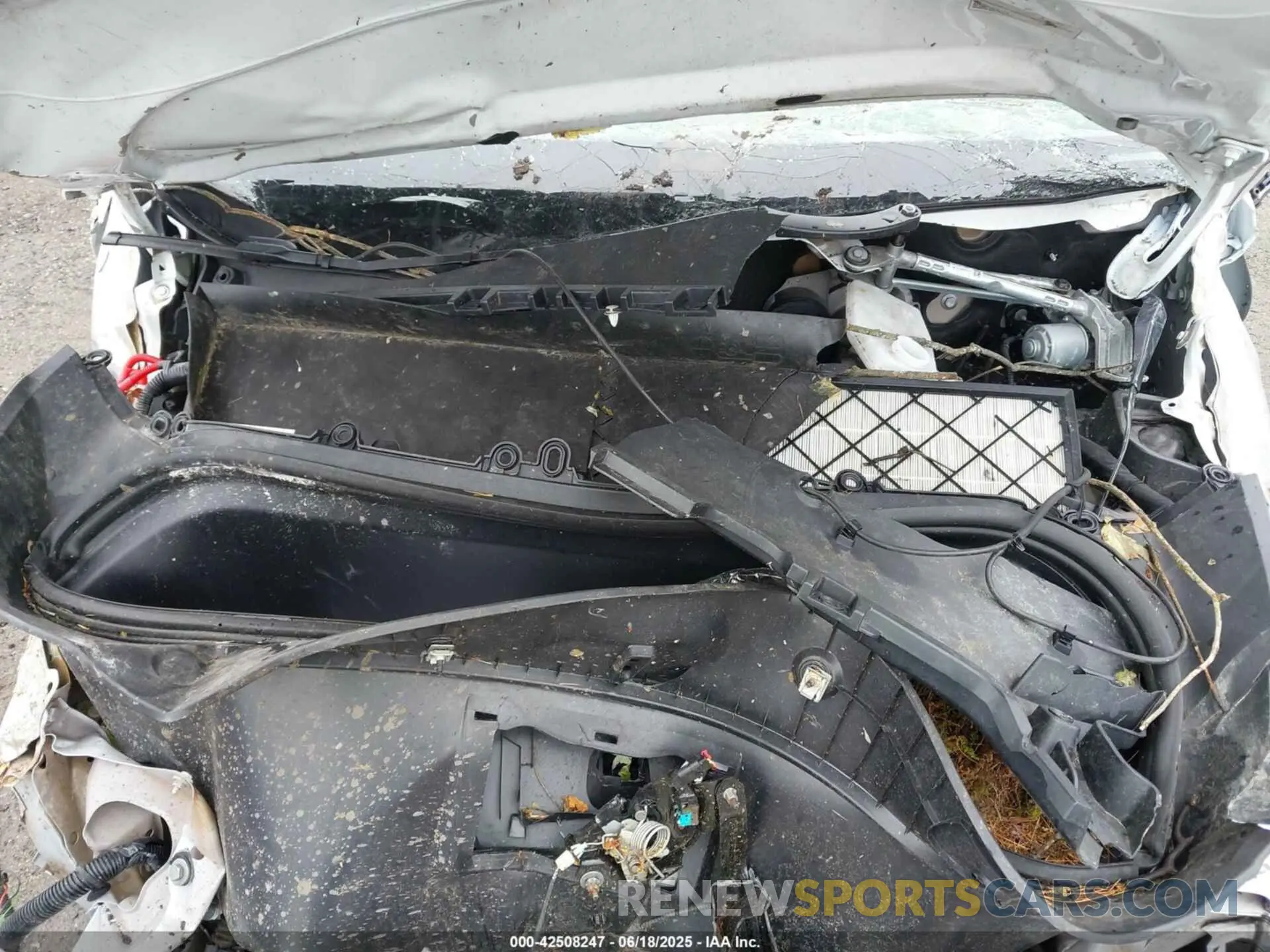 10 Photograph of a damaged car 7SAYGDEE5PF892772 TESLA MODEL Y 2023
