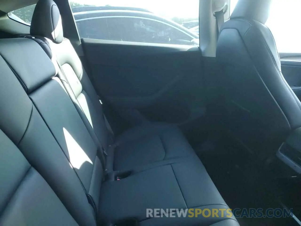 10 Photograph of a damaged car 7SAYGDEE5PF893114 TESLA MODEL Y 2023