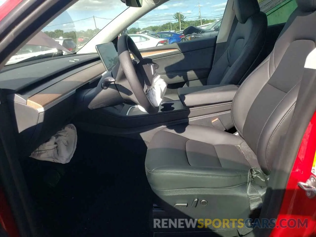7 Photograph of a damaged car 7SAYGDEE5PF893114 TESLA MODEL Y 2023