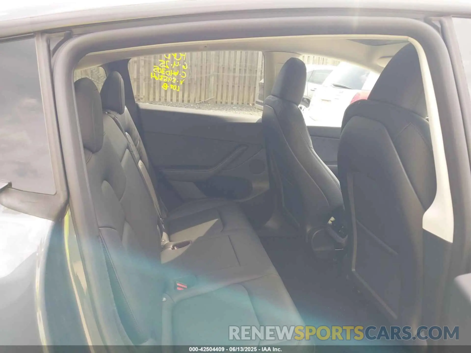 7 Photograph of a damaged car 7SAYGDEE5PF895364 TESLA MODEL Y 2023