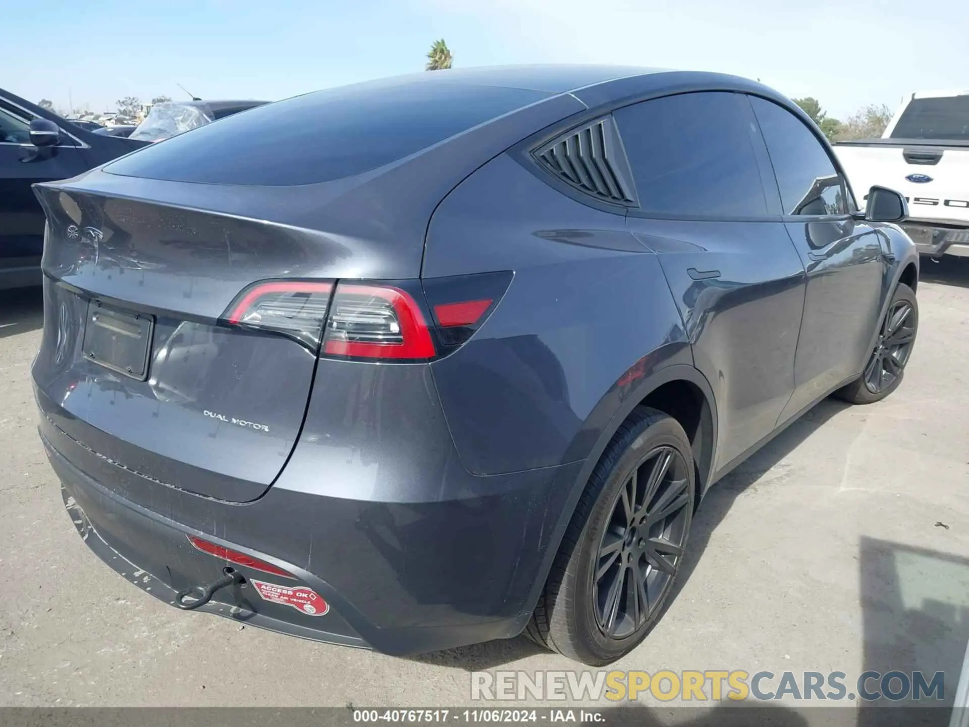 4 Photograph of a damaged car 7SAYGDEE5PF909067 TESLA MODEL Y 2023