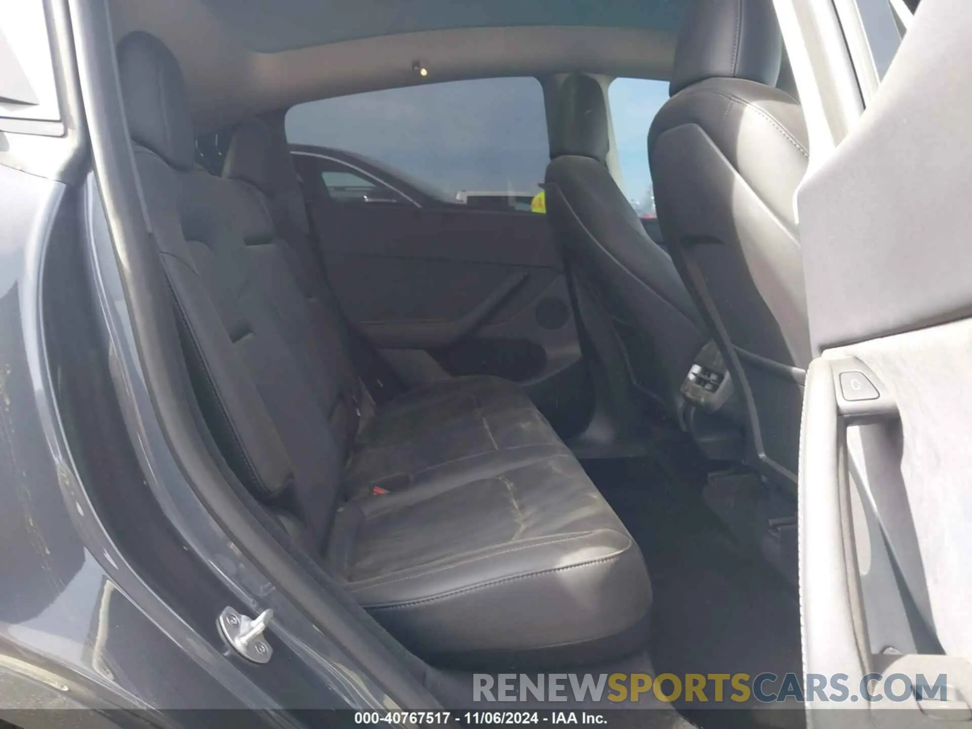 8 Photograph of a damaged car 7SAYGDEE5PF909067 TESLA MODEL Y 2023