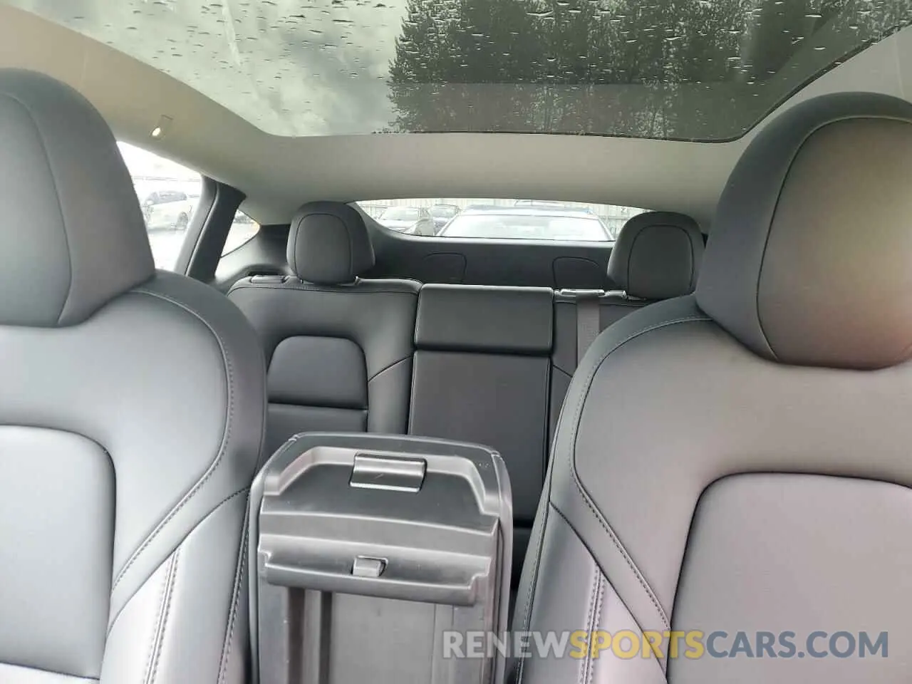 10 Photograph of a damaged car 7SAYGDEE5PF918853 TESLA MODEL Y 2023
