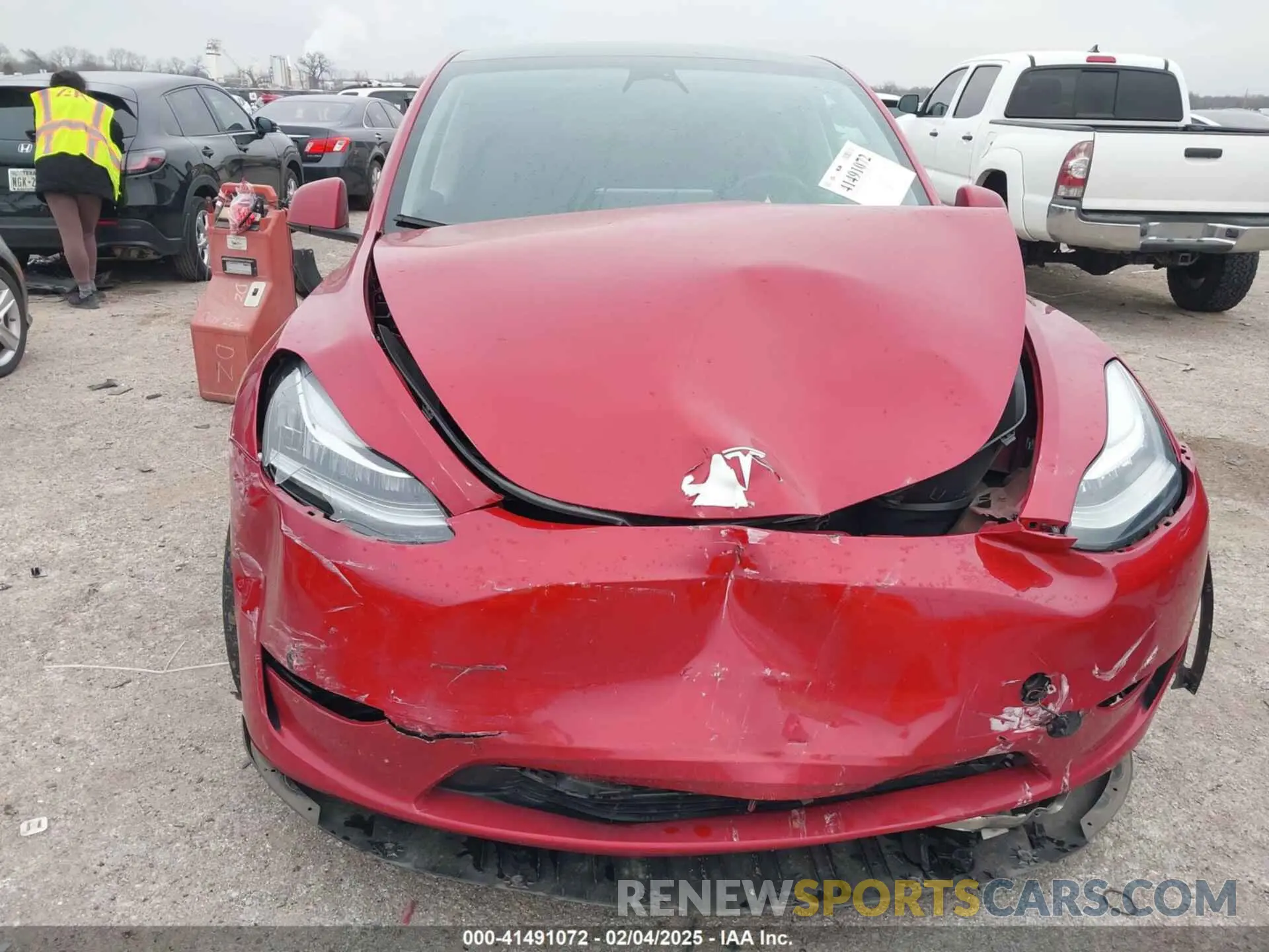 10 Photograph of a damaged car 7SAYGDEE6PA027497 TESLA MODEL Y 2023