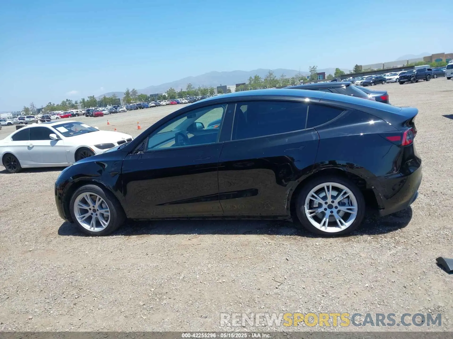 15 Photograph of a damaged car 7SAYGDEE6PA033798 TESLA MODEL Y 2023