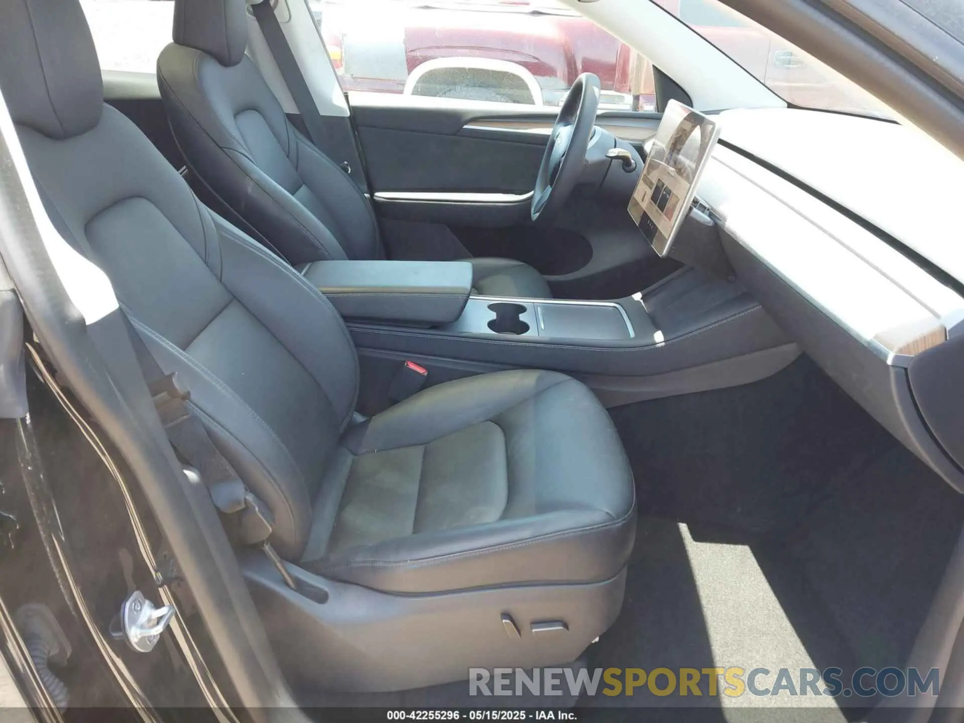 5 Photograph of a damaged car 7SAYGDEE6PA033798 TESLA MODEL Y 2023
