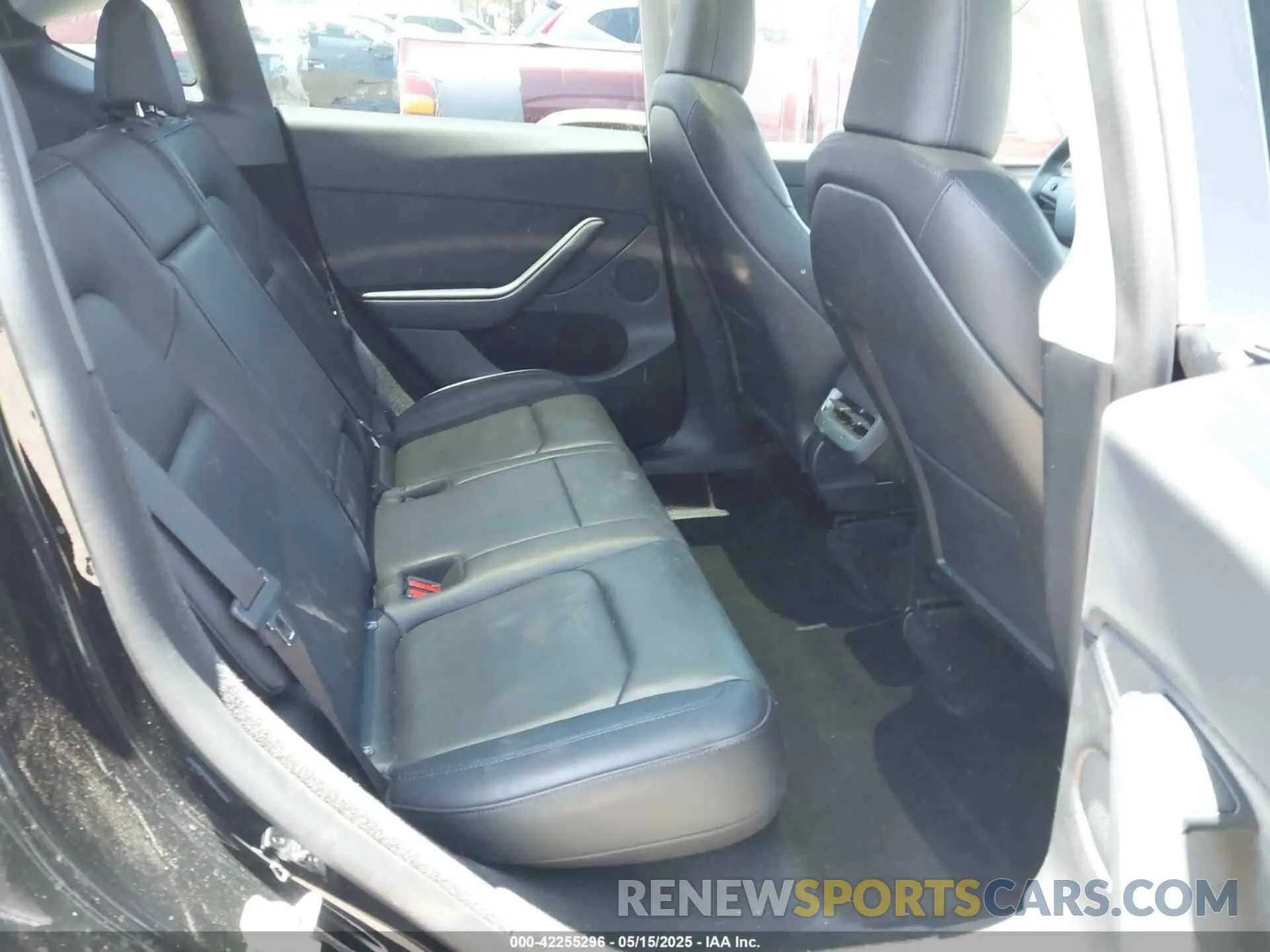 8 Photograph of a damaged car 7SAYGDEE6PA033798 TESLA MODEL Y 2023